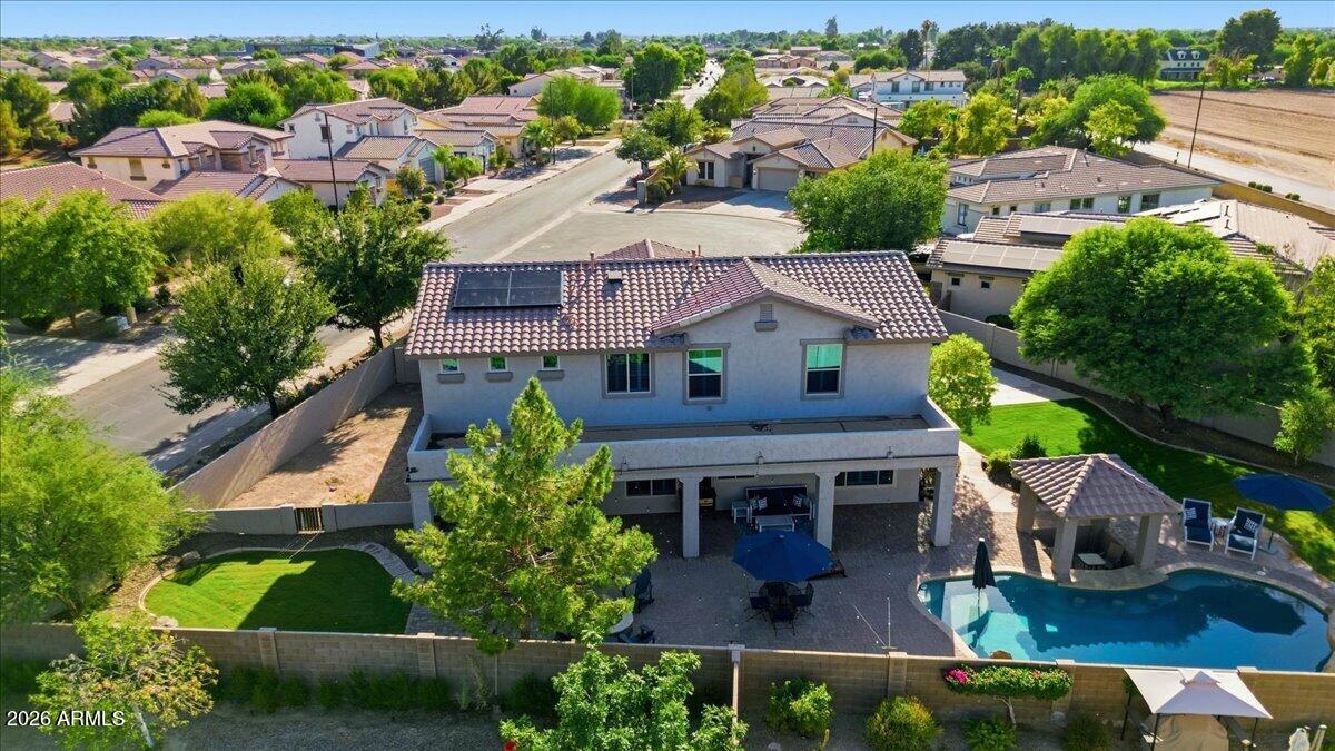 1122 E LODGEPOLE Drive