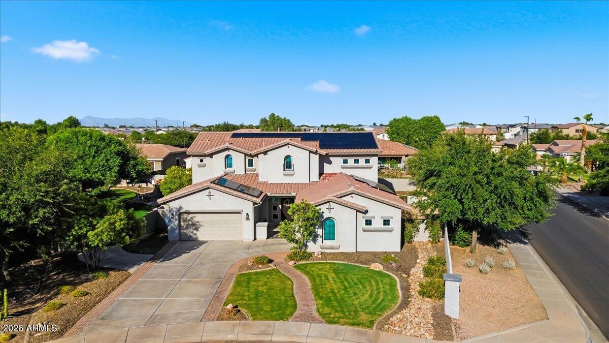 1122 E LODGEPOLE Drive