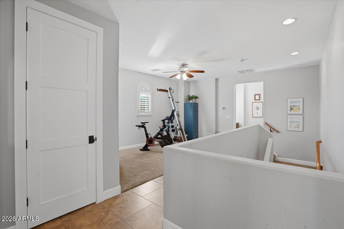1122 E LODGEPOLE Drive