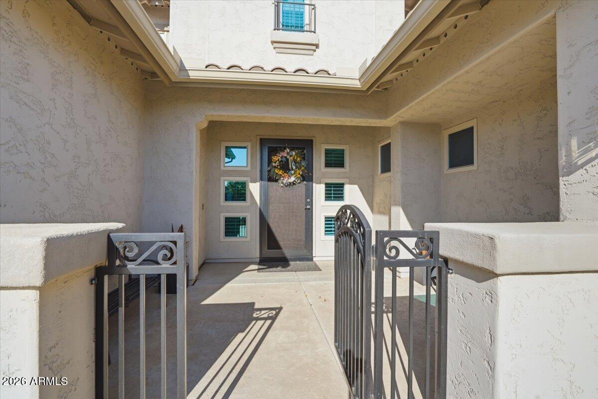 1122 E LODGEPOLE Drive