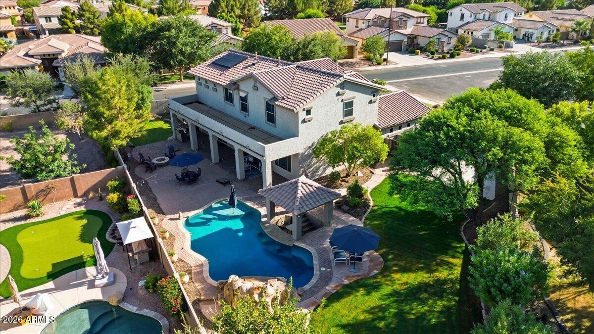 1122 E LODGEPOLE Drive