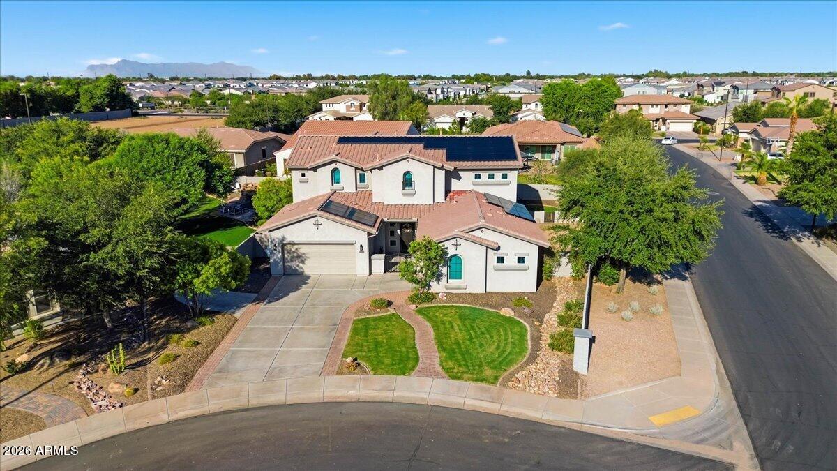 1122 E LODGEPOLE Drive