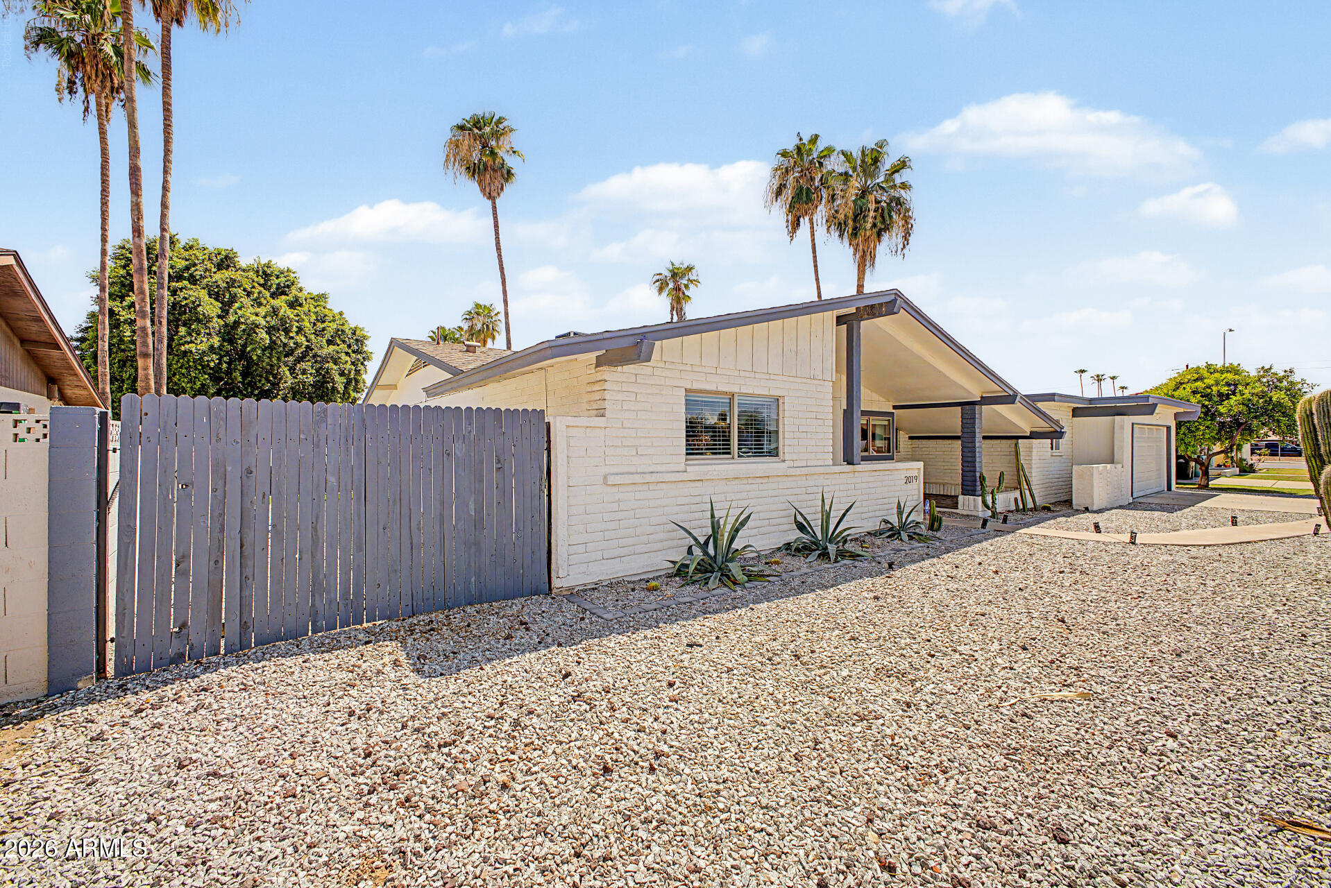 2019 E FOUNTAIN Street