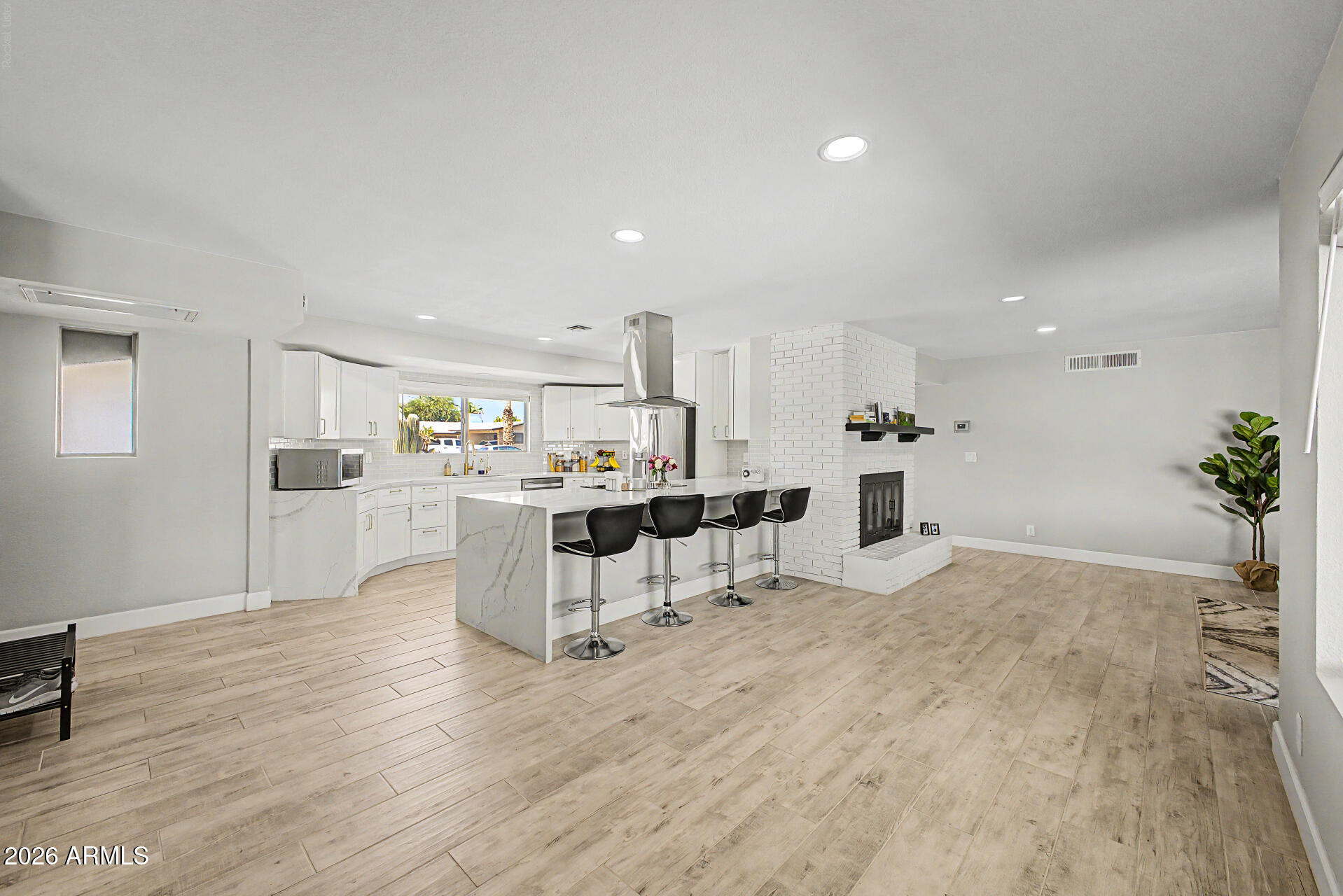 2019 E FOUNTAIN Street