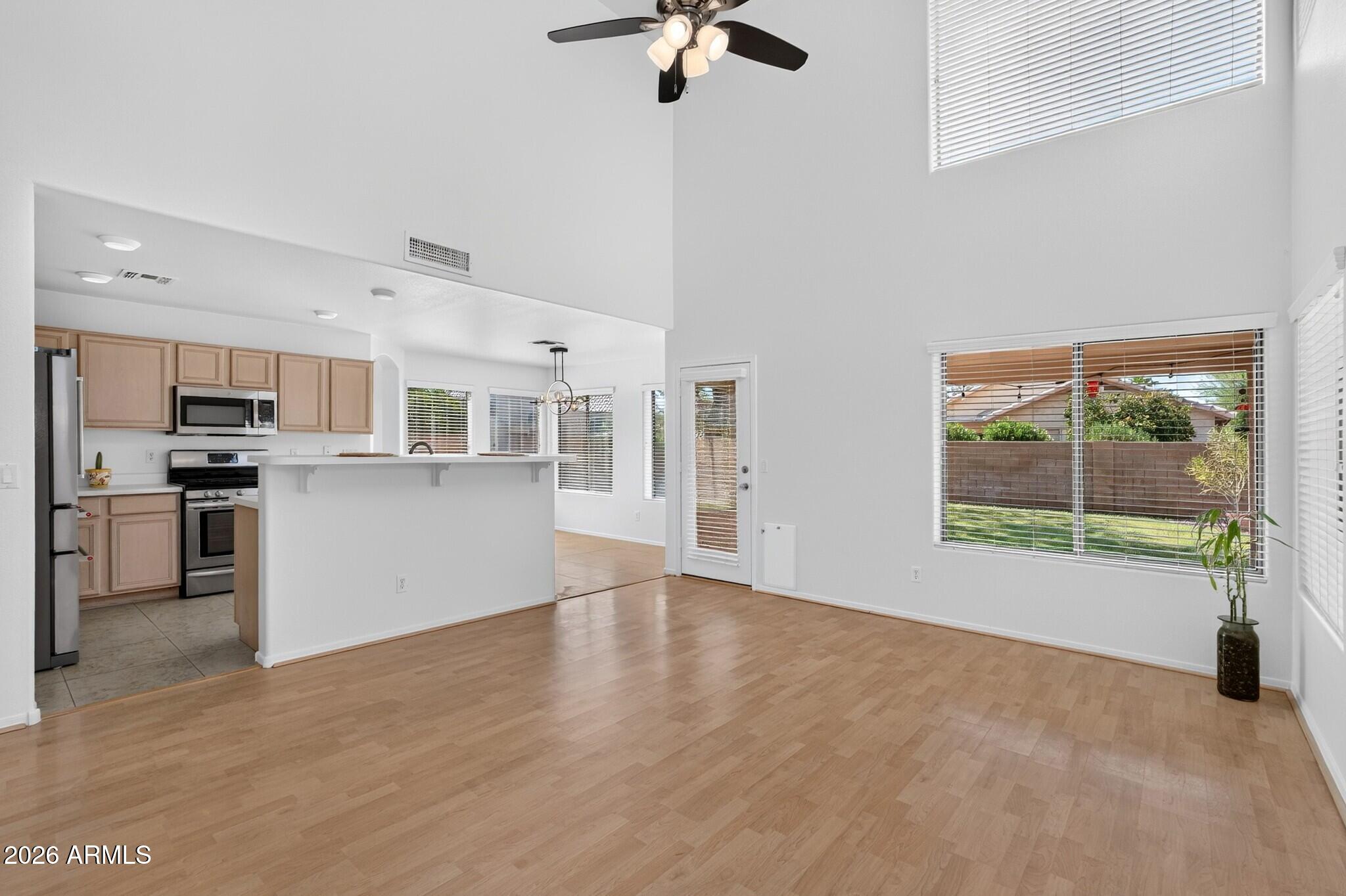 1633 E BARBARITA Avenue
