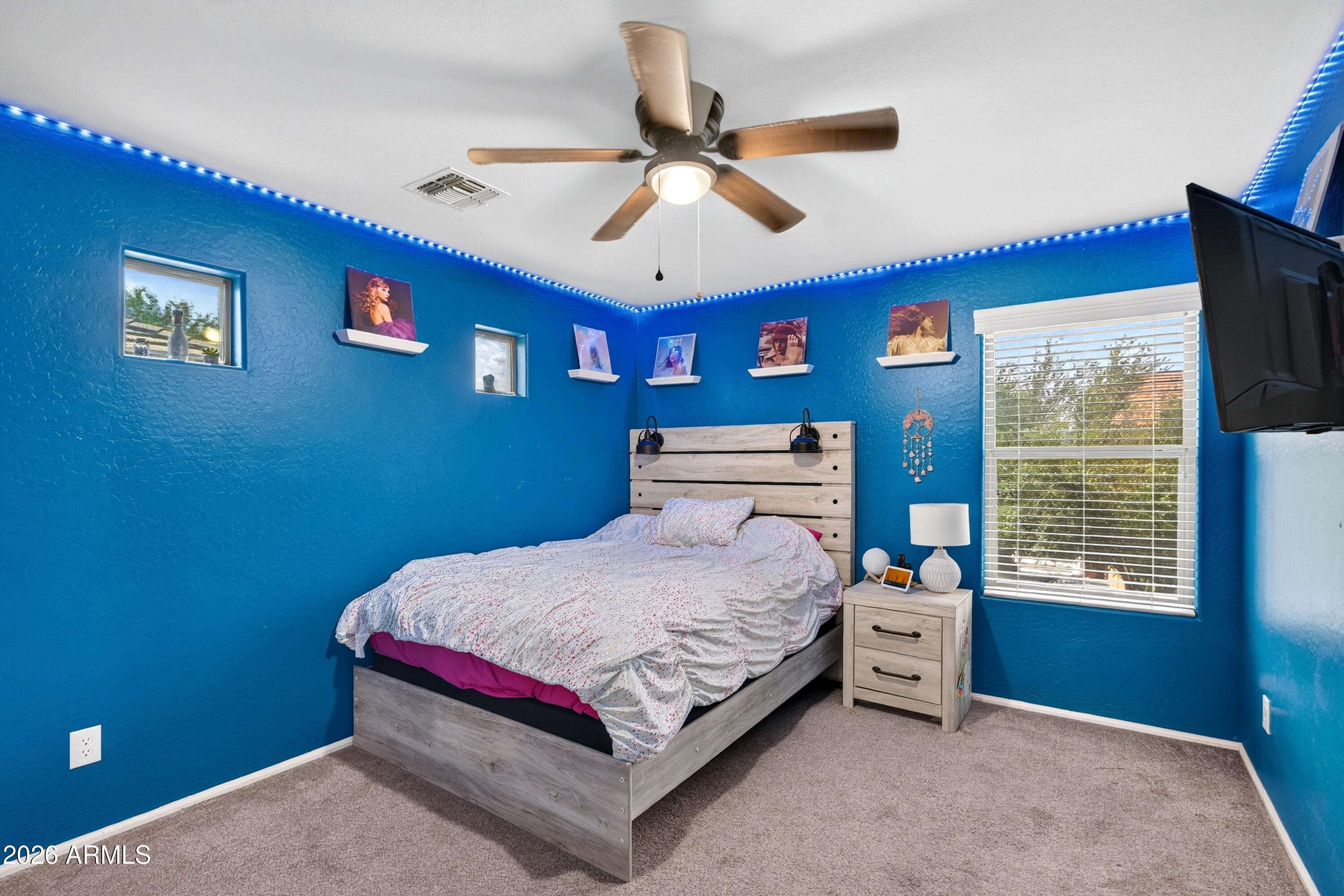879 W HOLSTEIN Trail