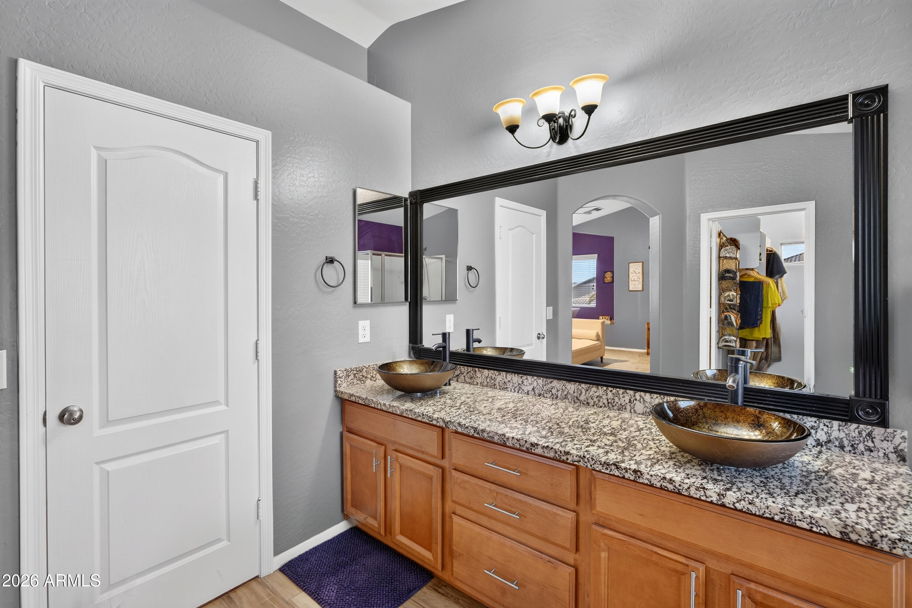 879 W HOLSTEIN Trail