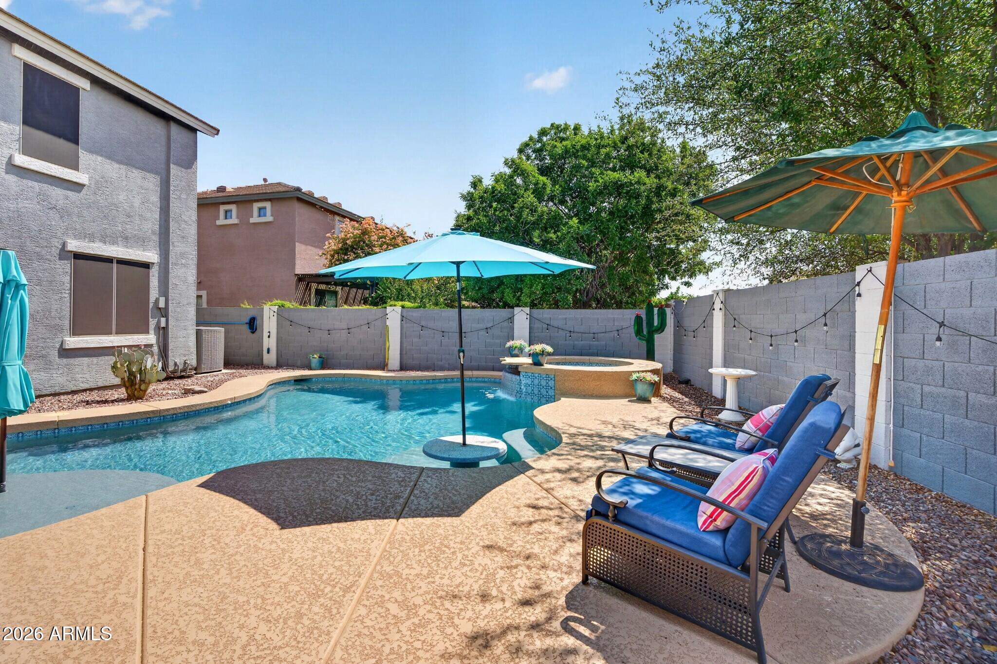 879 W HOLSTEIN Trail