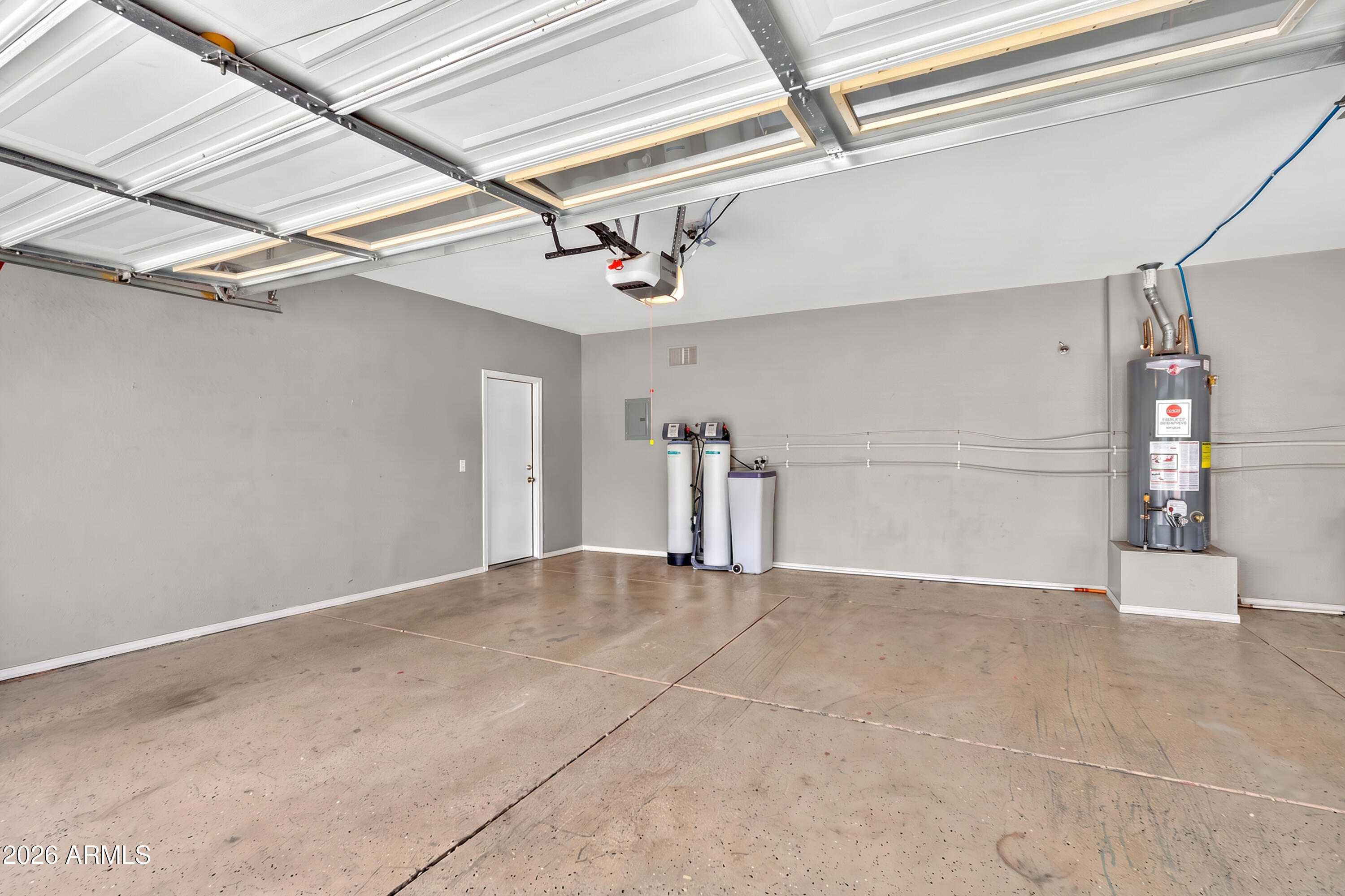 879 W HOLSTEIN Trail