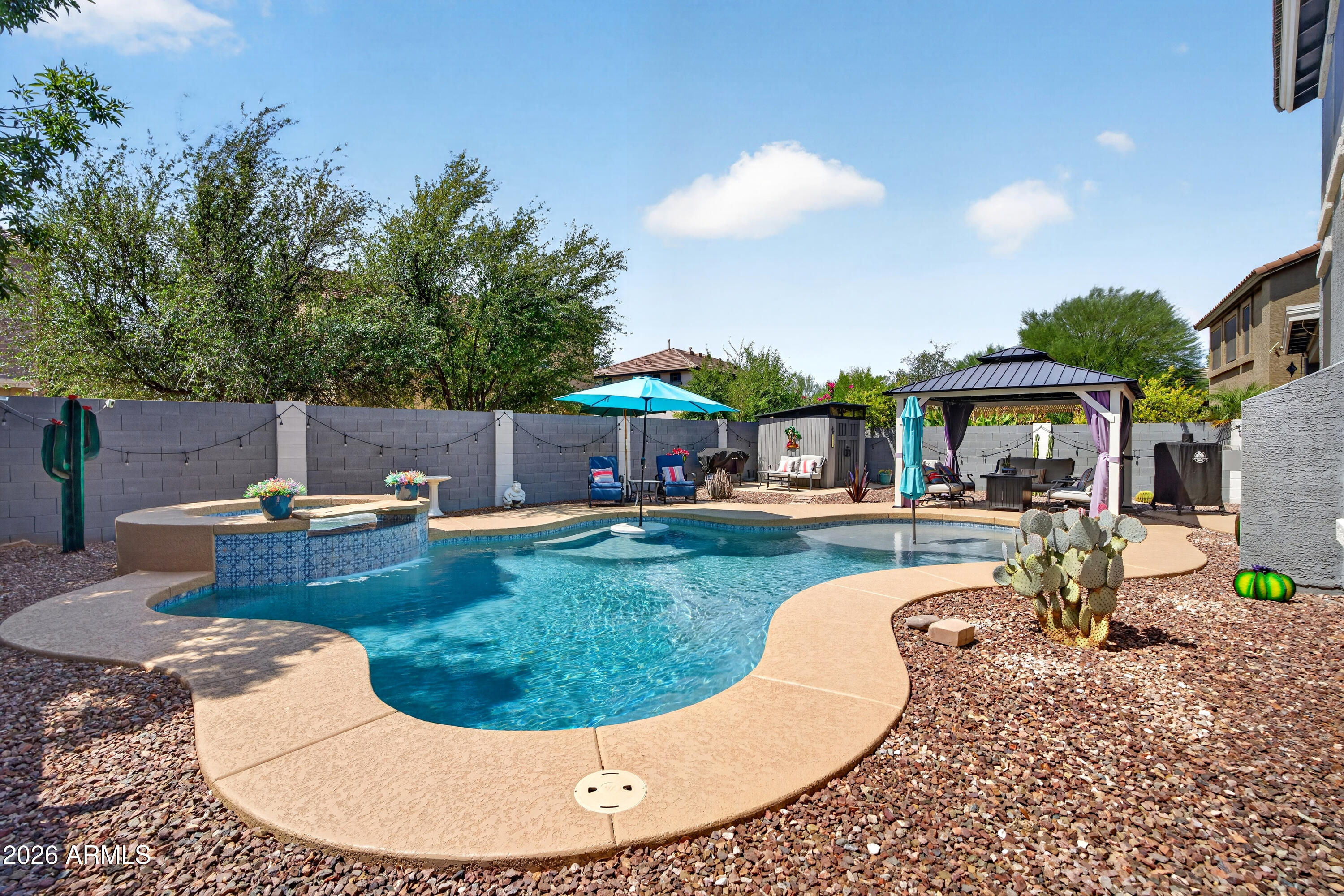 879 W HOLSTEIN Trail