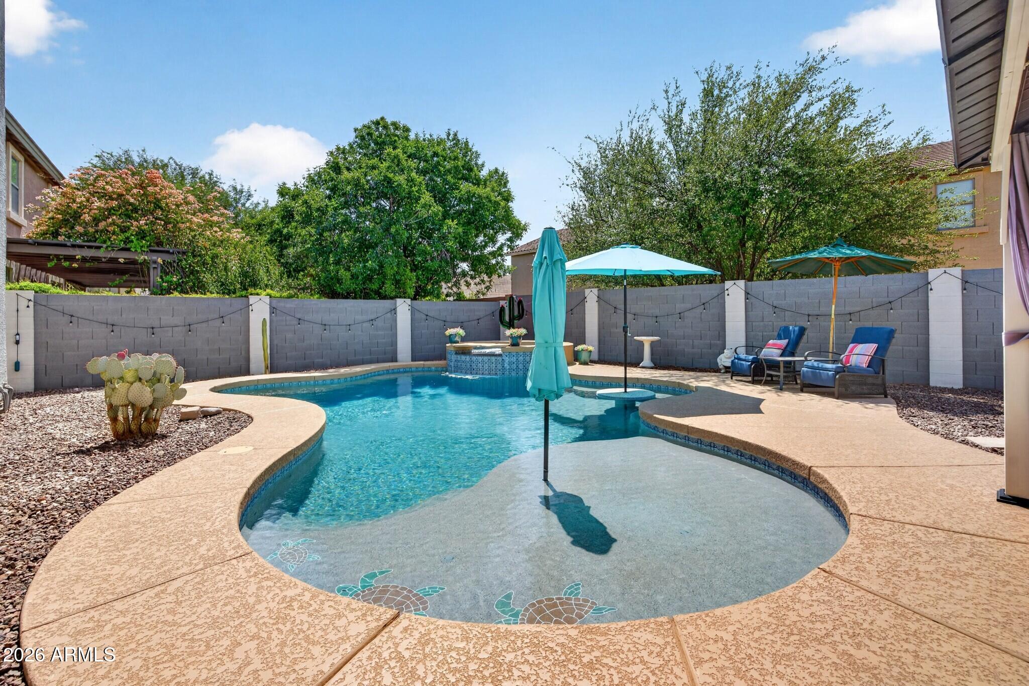 879 W HOLSTEIN Trail