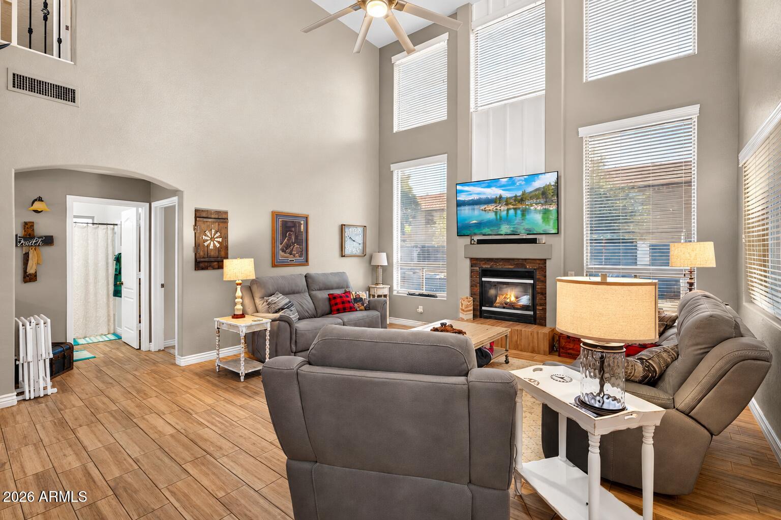 879 W HOLSTEIN Trail
