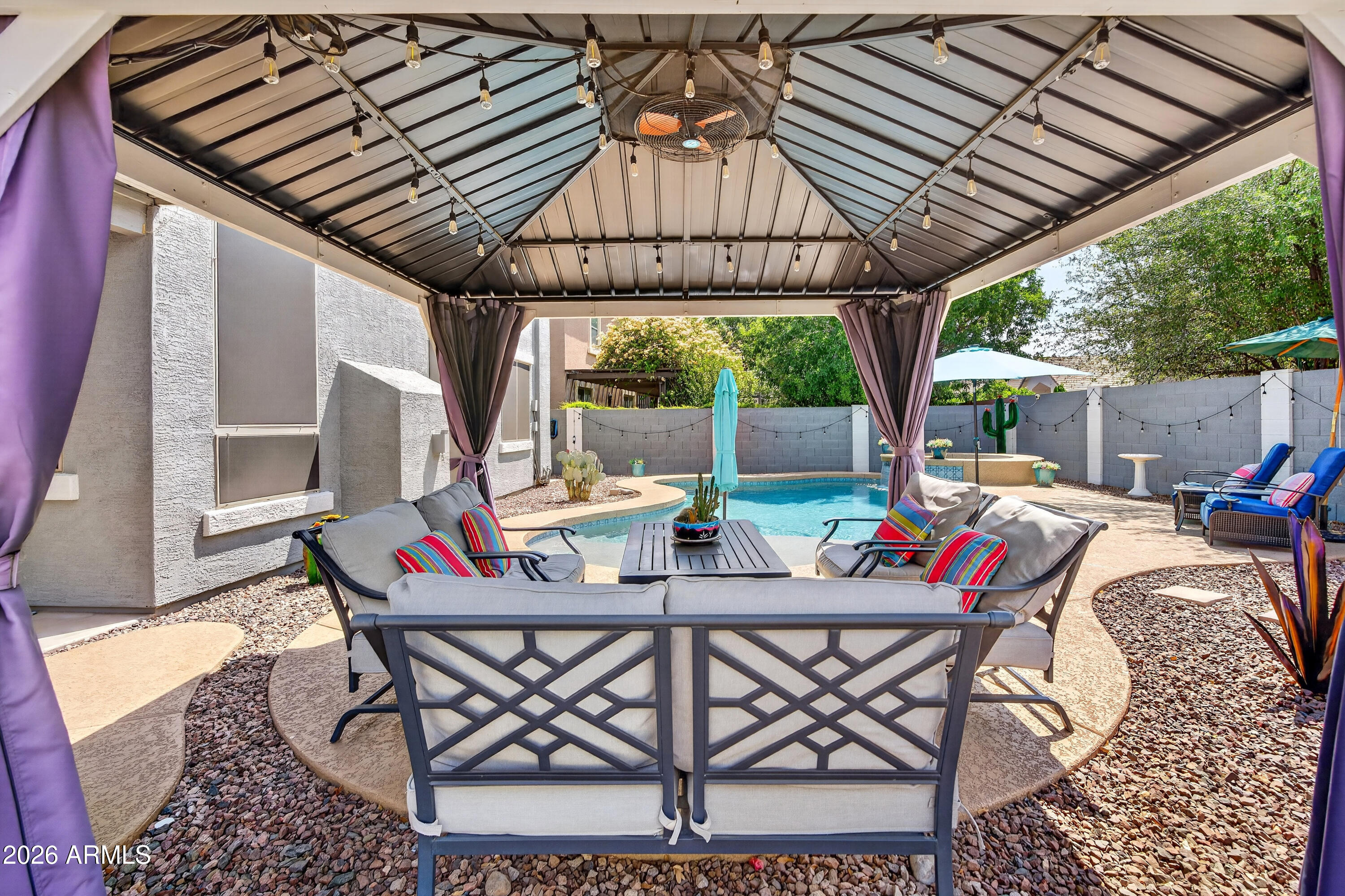 879 W HOLSTEIN Trail