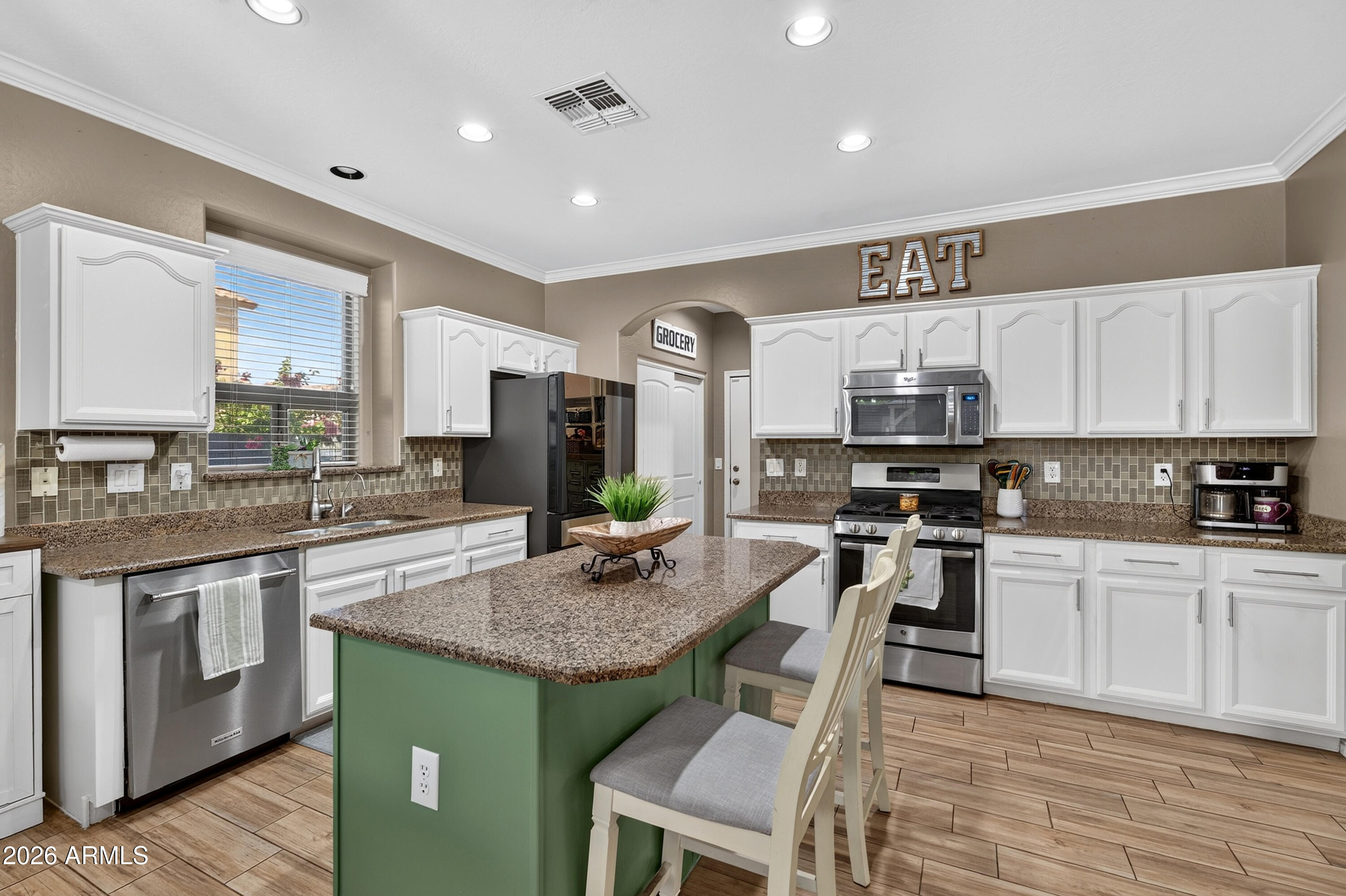 879 W HOLSTEIN Trail