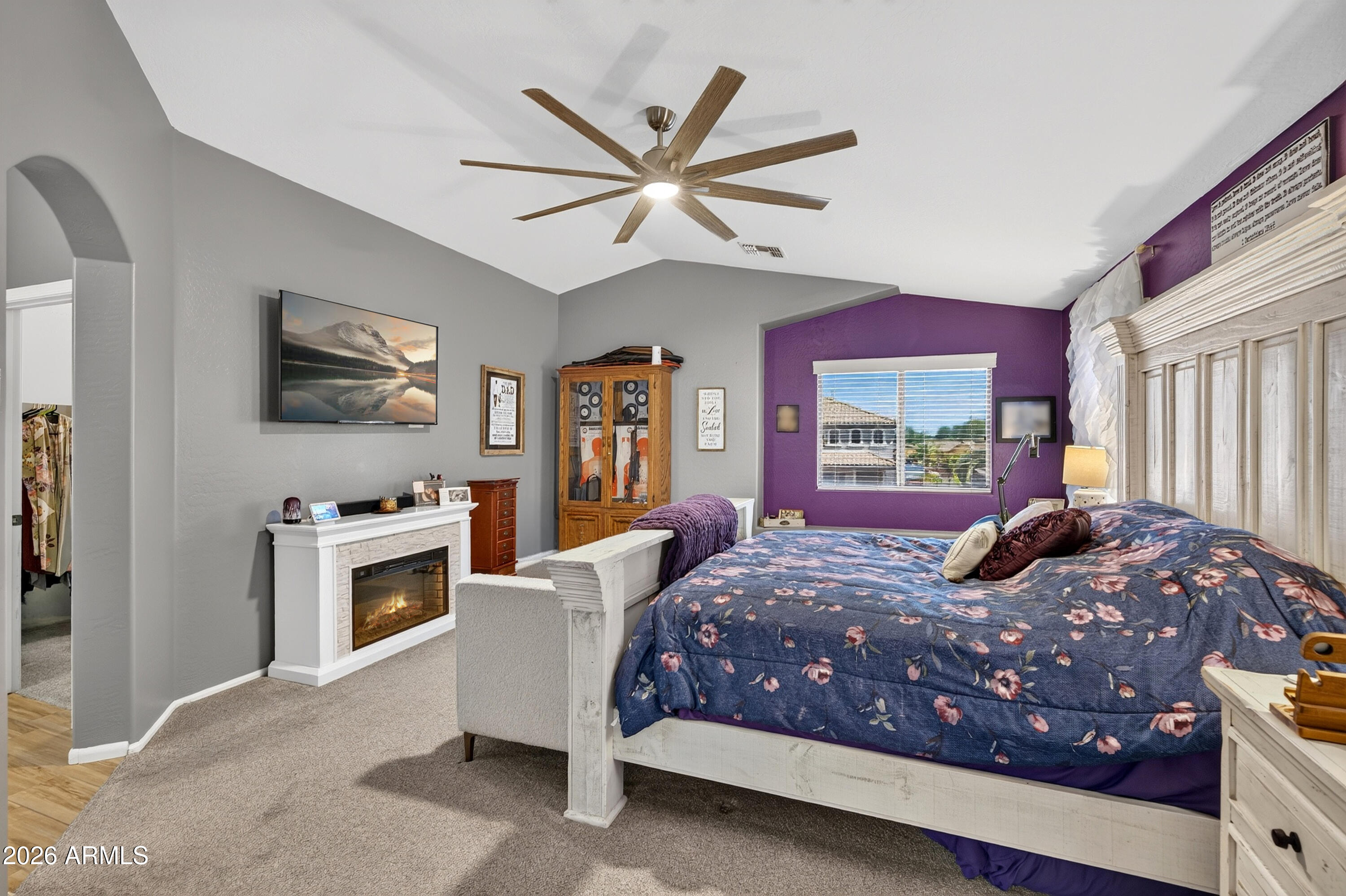879 W HOLSTEIN Trail