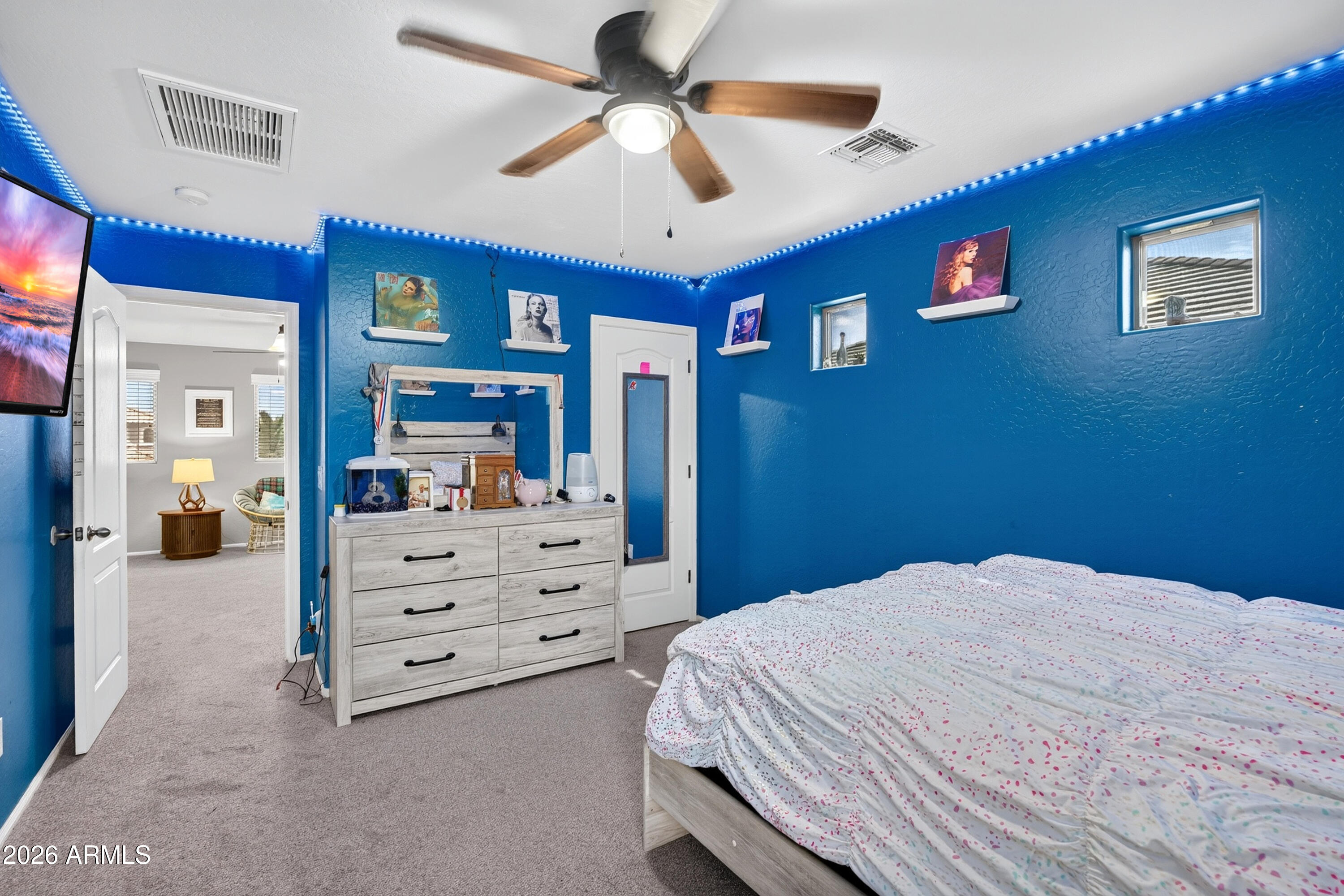879 W HOLSTEIN Trail