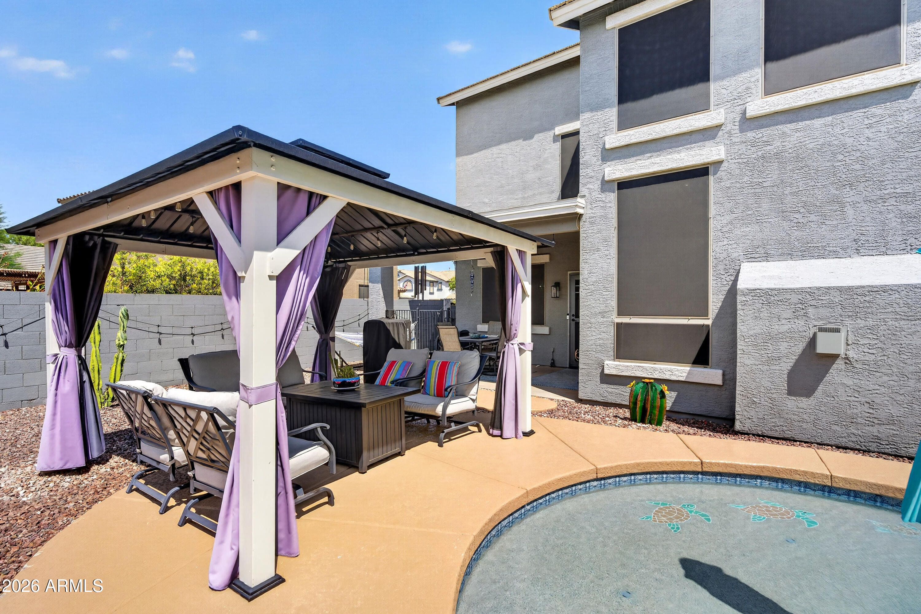 879 W HOLSTEIN Trail