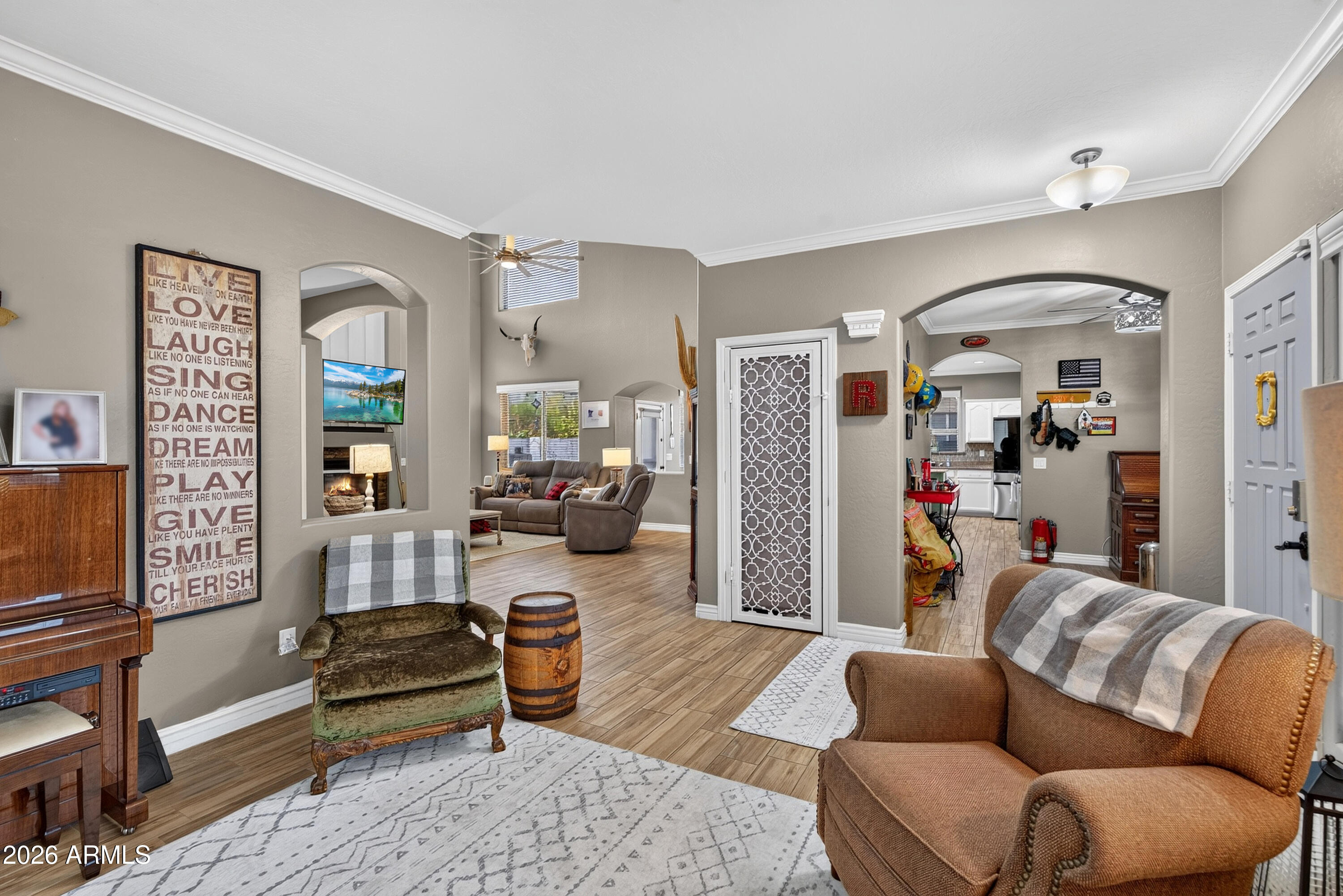 879 W HOLSTEIN Trail