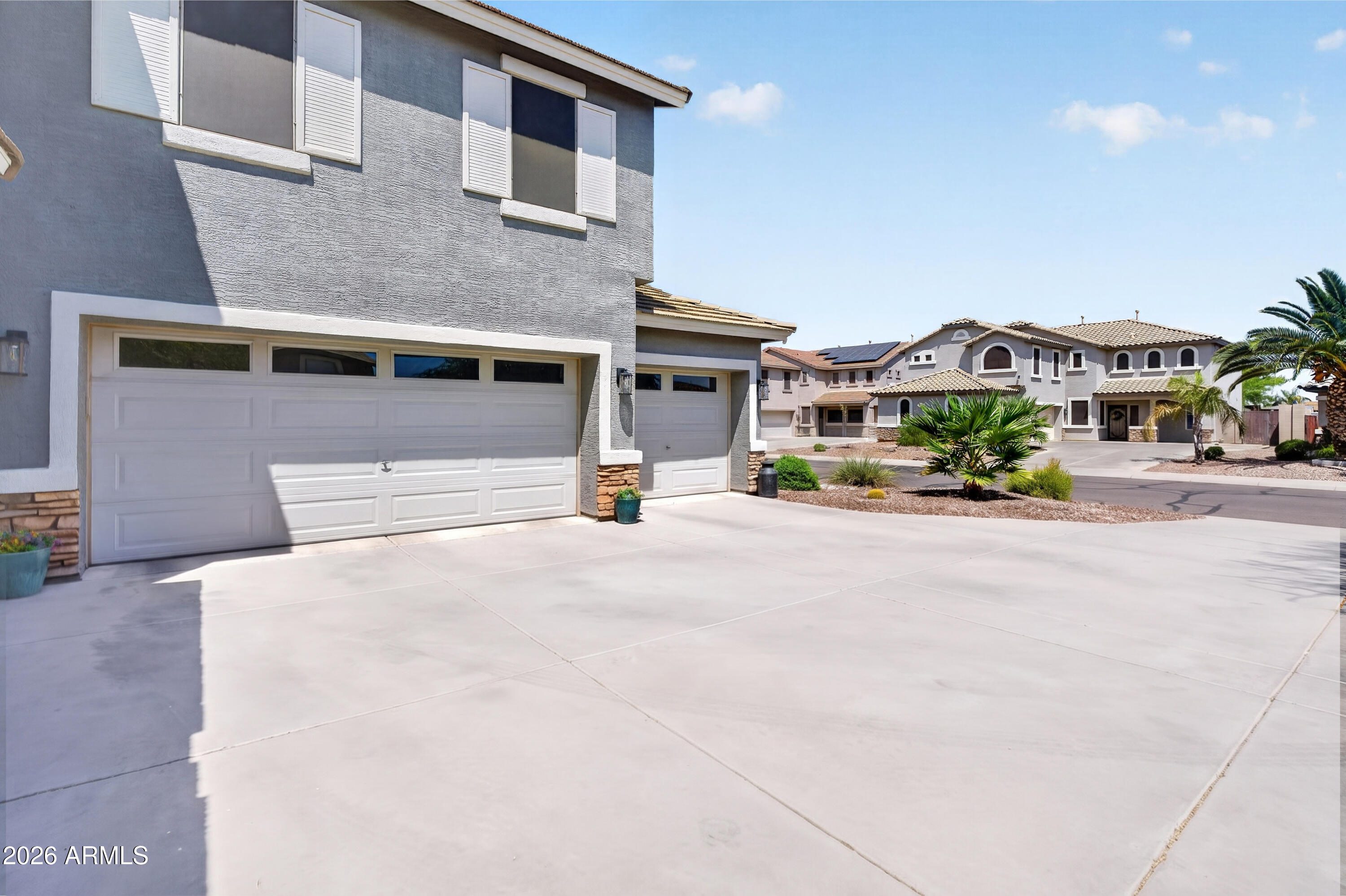 879 W HOLSTEIN Trail