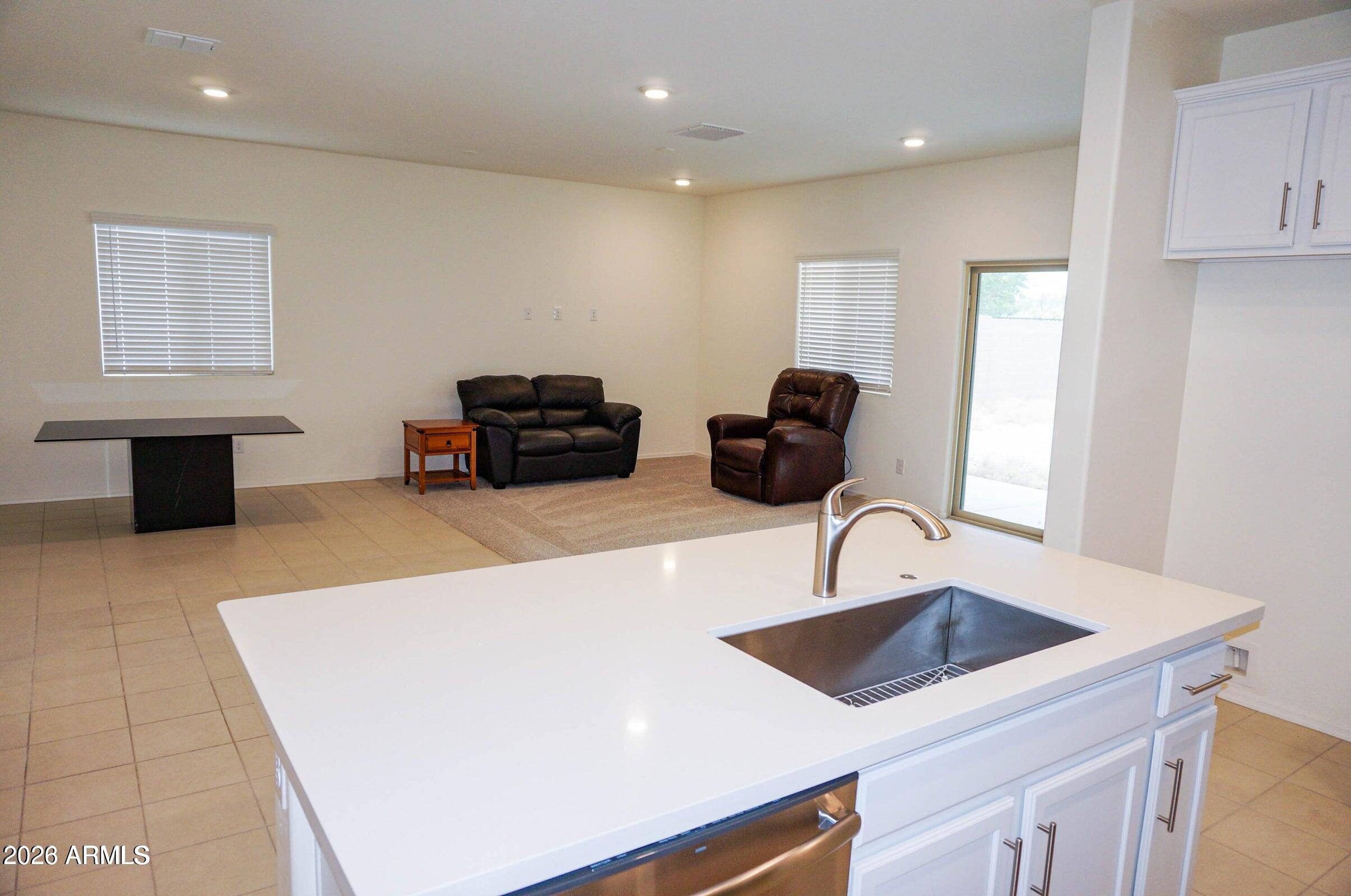 104 E MOONLIGHT Trail