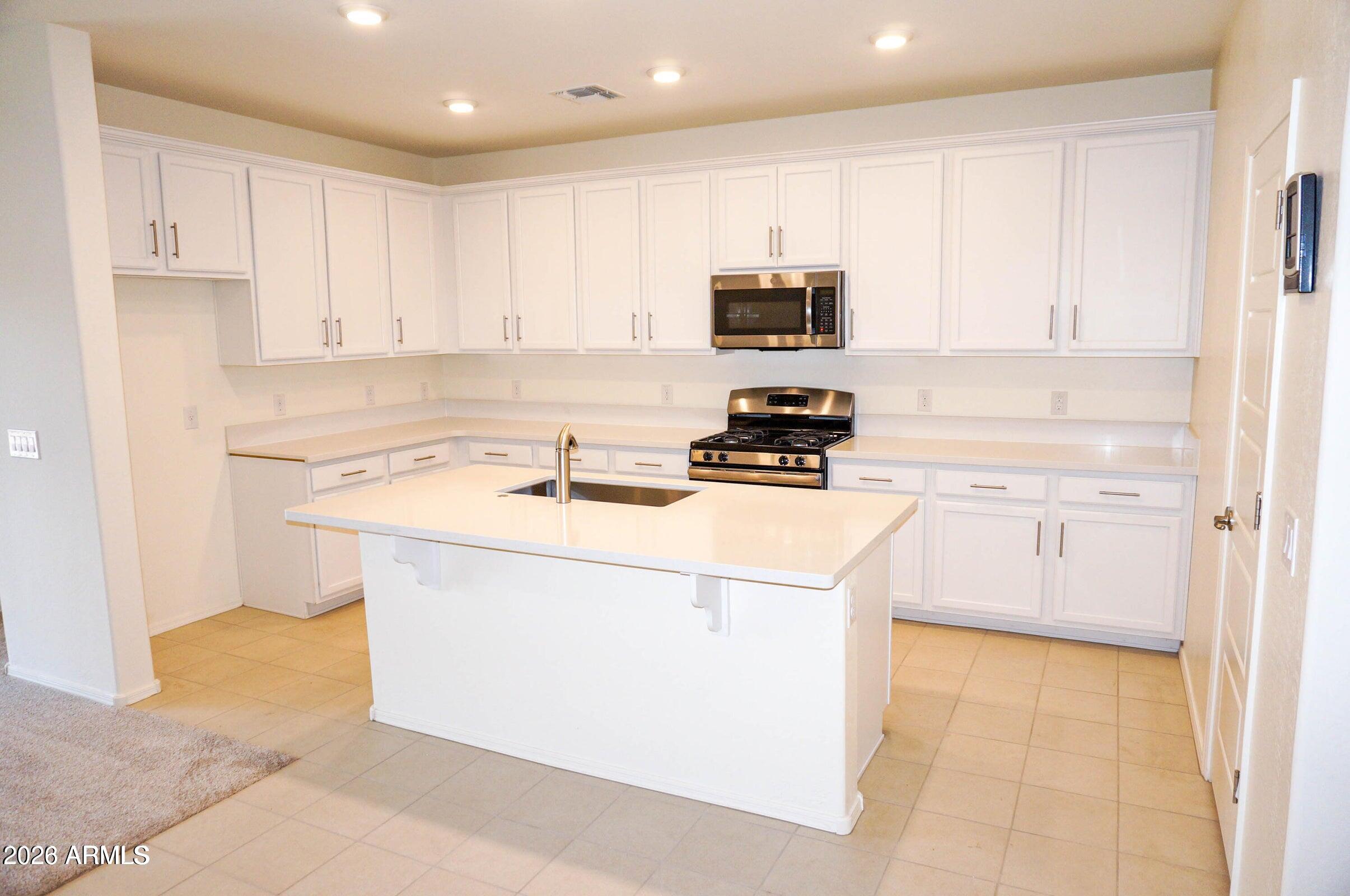 104 E MOONLIGHT Trail