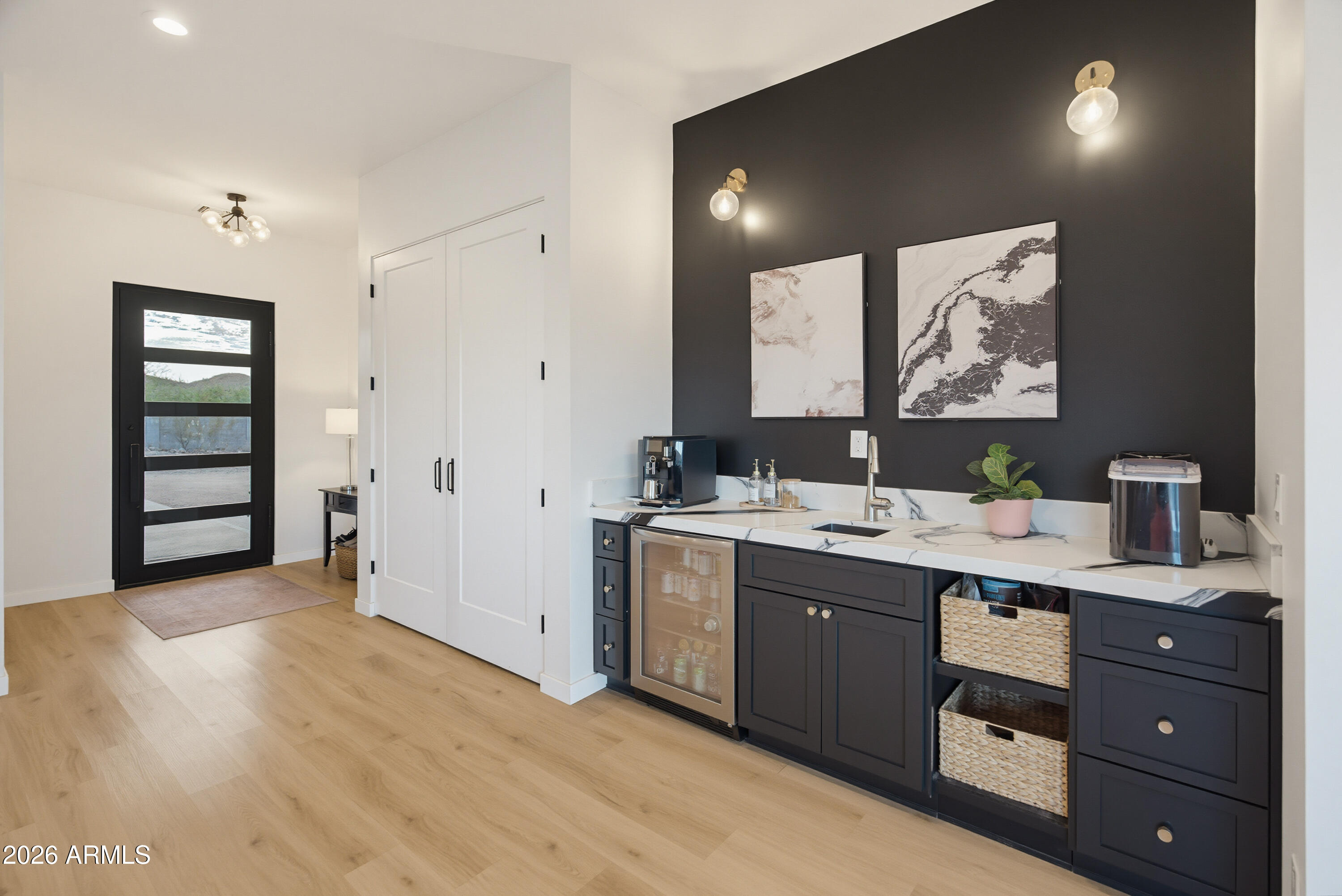 235 W ROCK VIEW Road