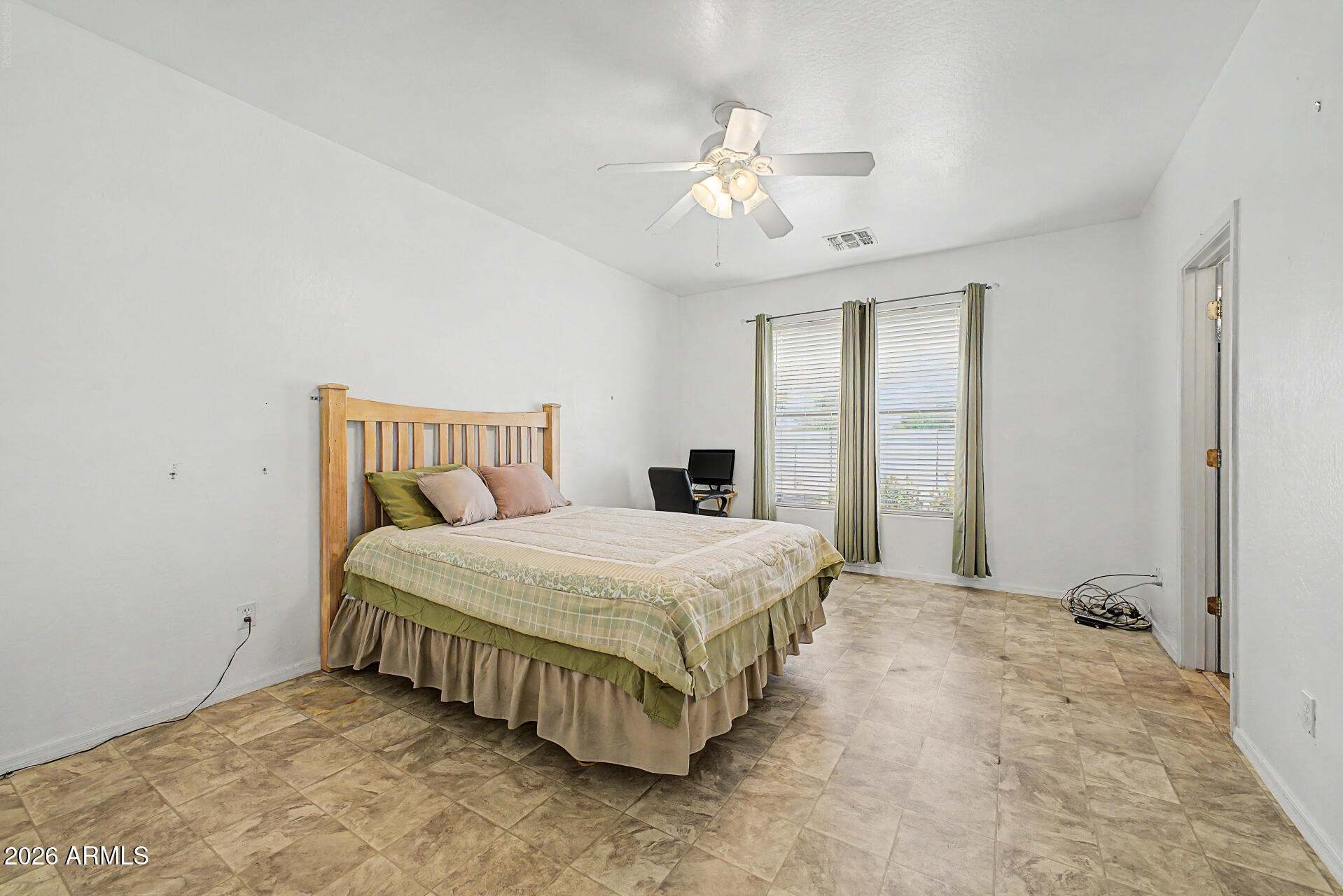 3922 S 100TH Glen