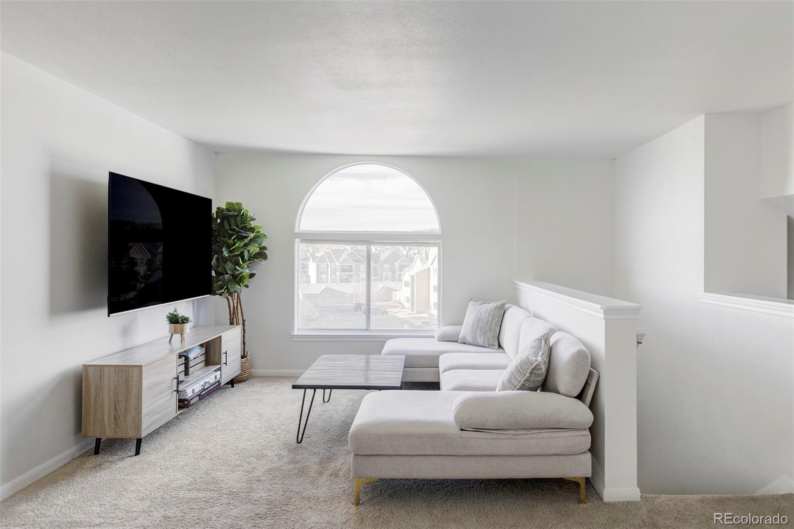6013 Castlegate Drive Unit: D33
