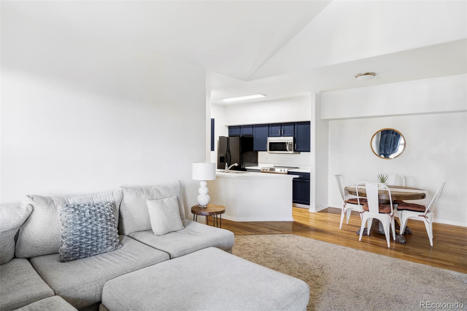 6013 Castlegate Drive Unit: D33