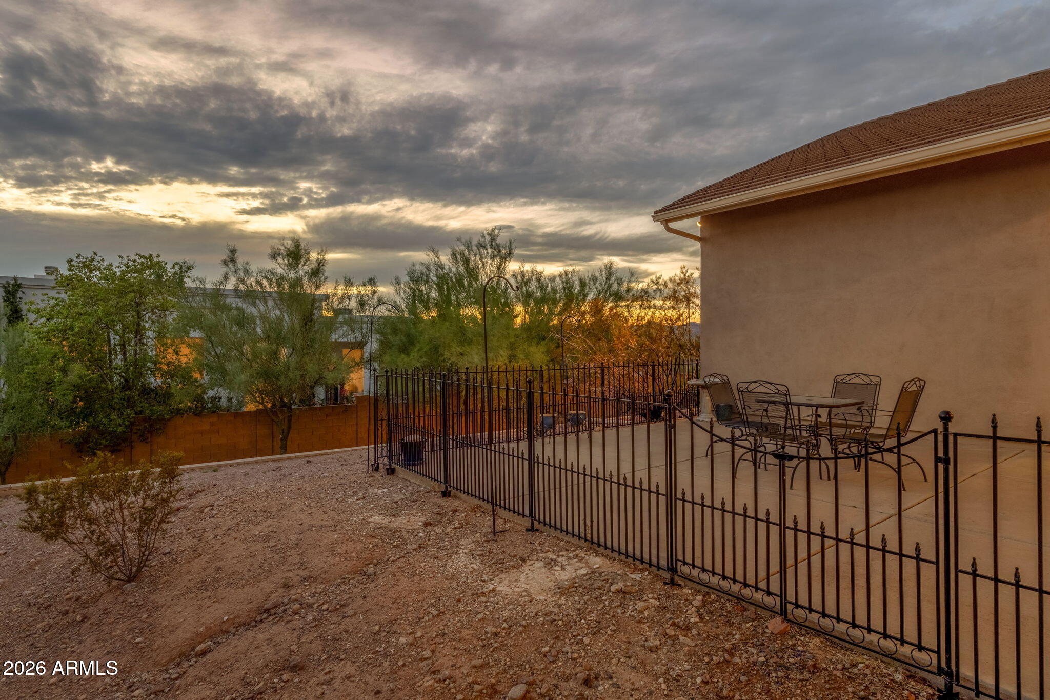 2564 N CHARLEBOIS Road