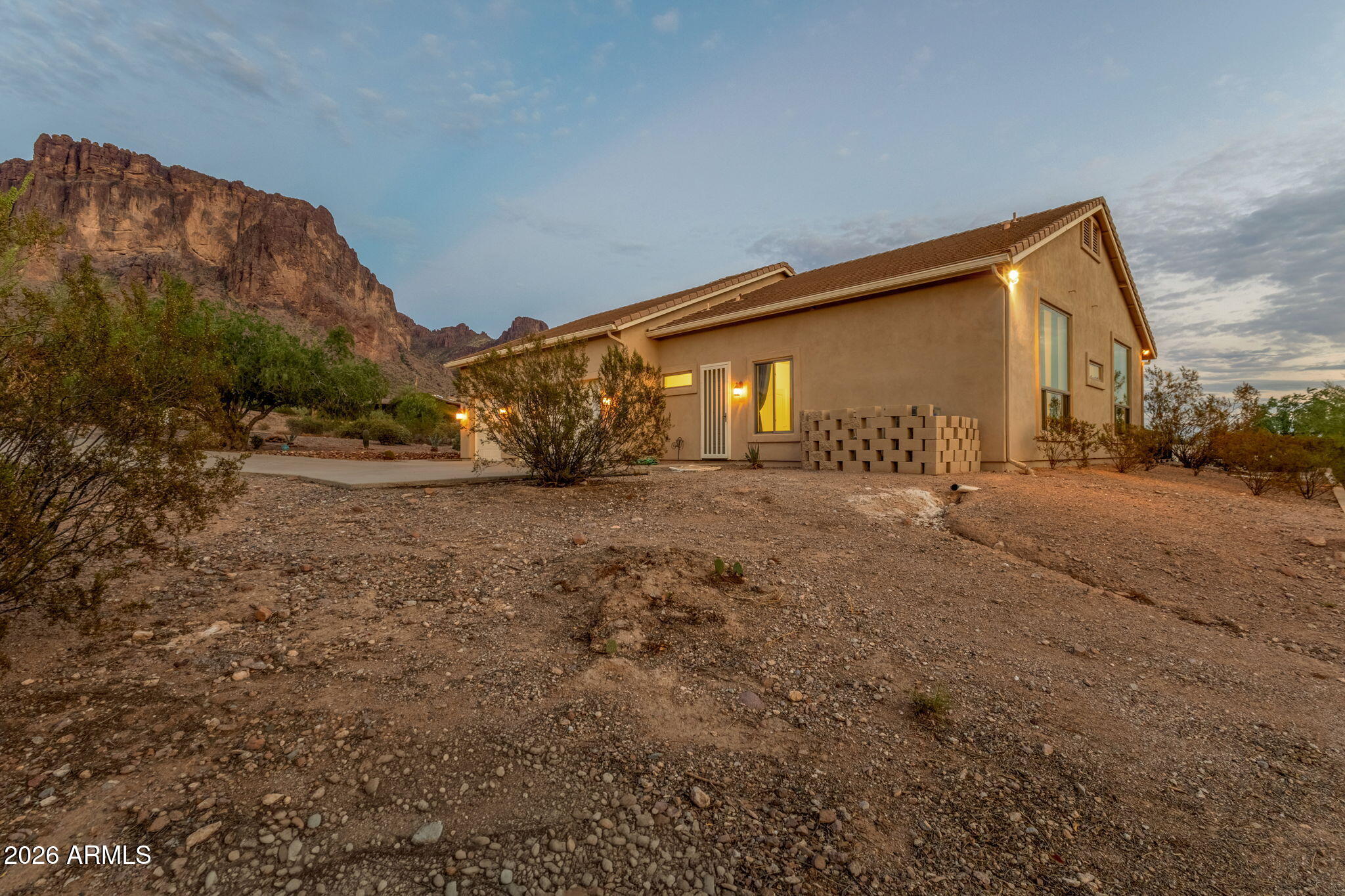2564 N CHARLEBOIS Road