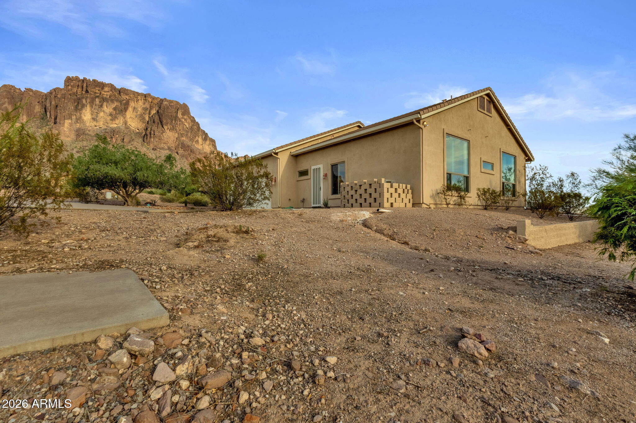 2564 N CHARLEBOIS Road