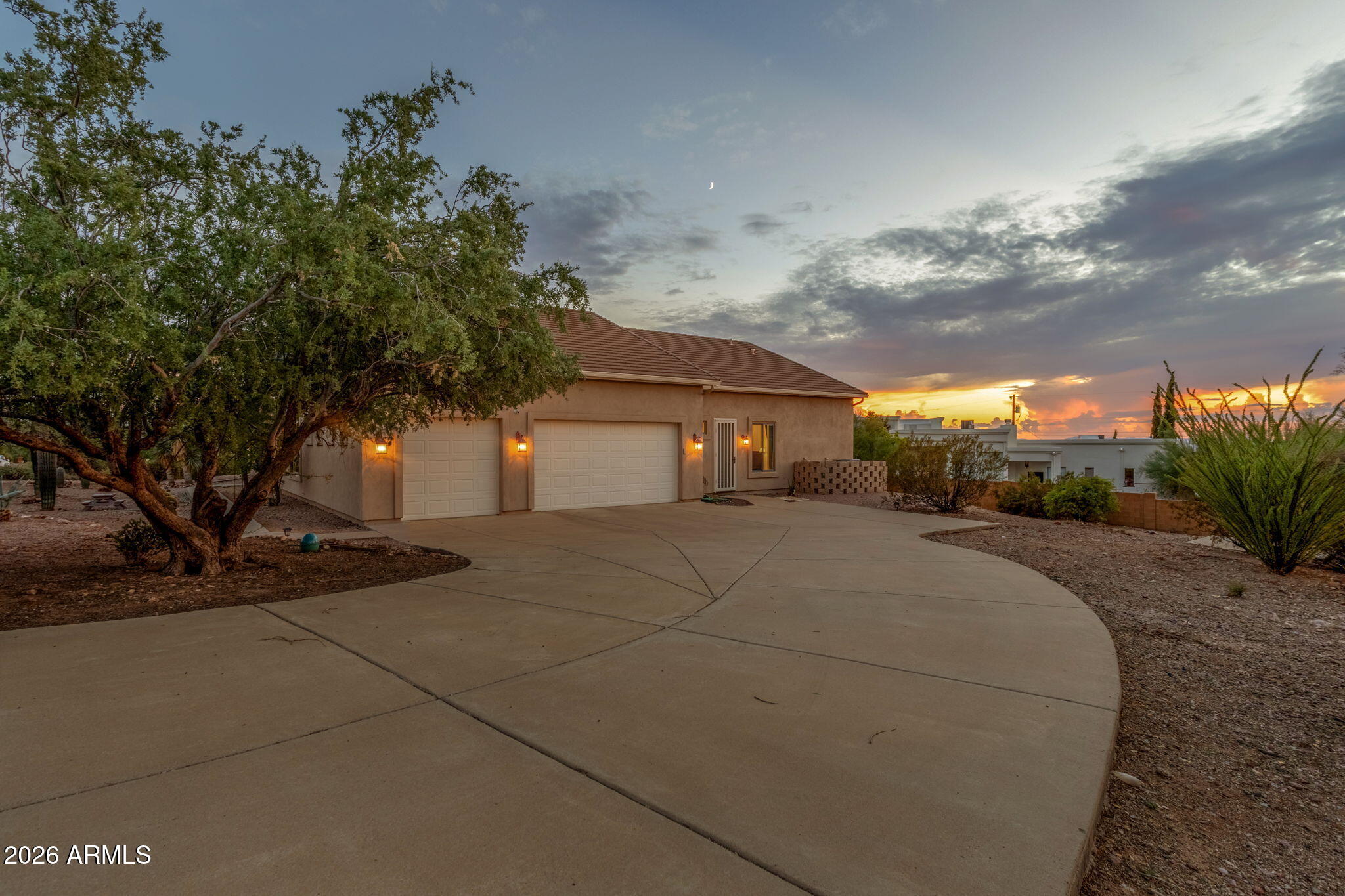 2564 N CHARLEBOIS Road