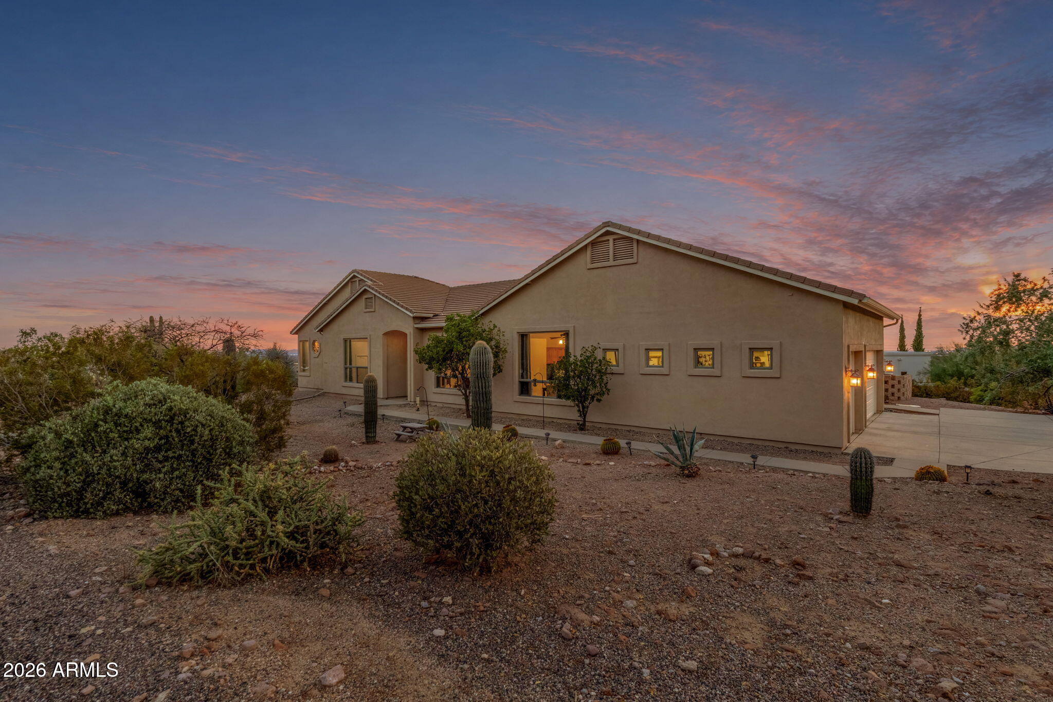 2564 N CHARLEBOIS Road