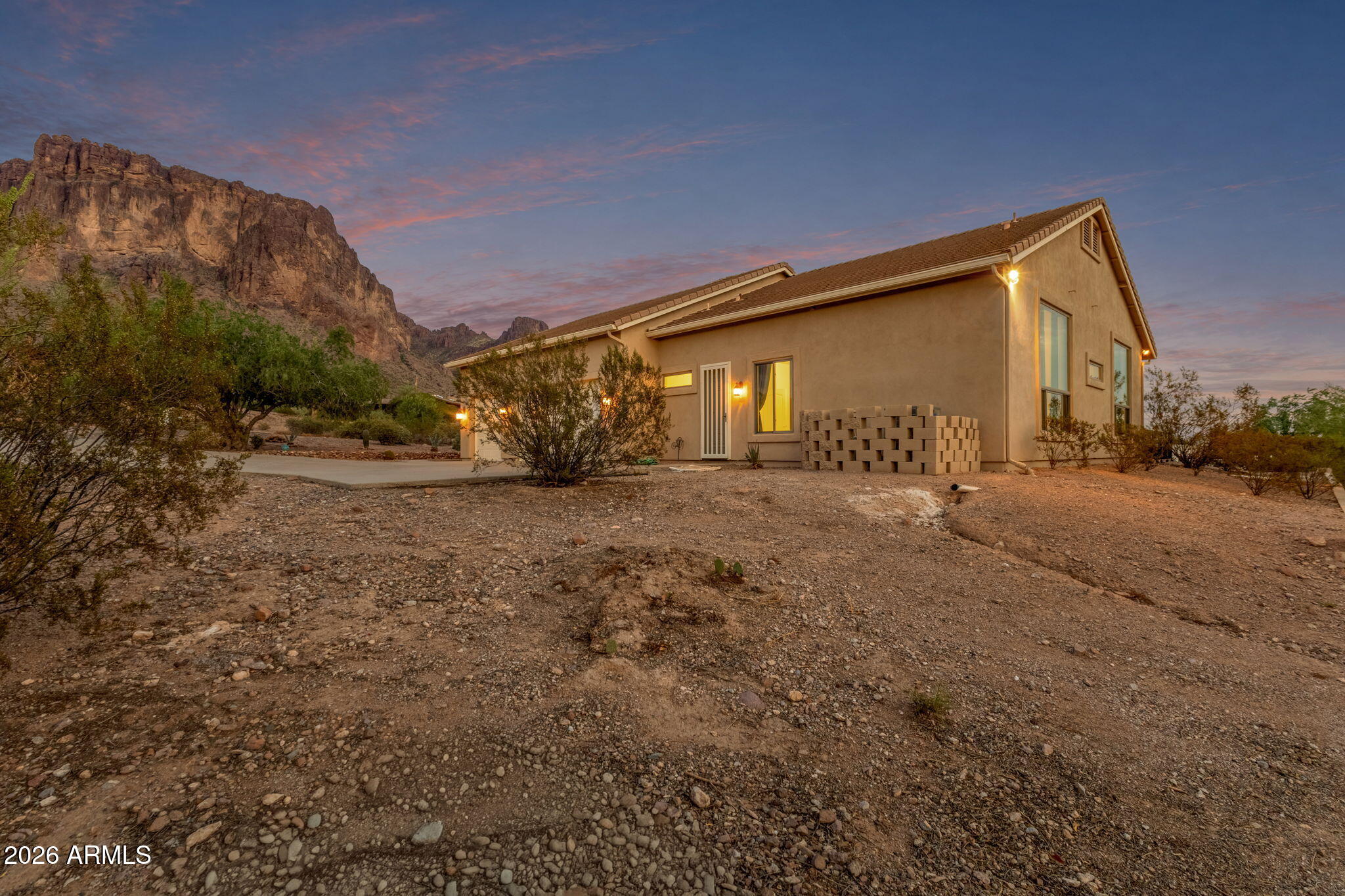 2564 N CHARLEBOIS Road