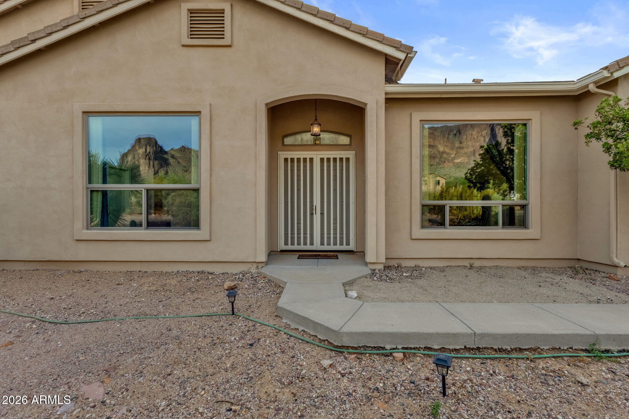 2564 N CHARLEBOIS Road
