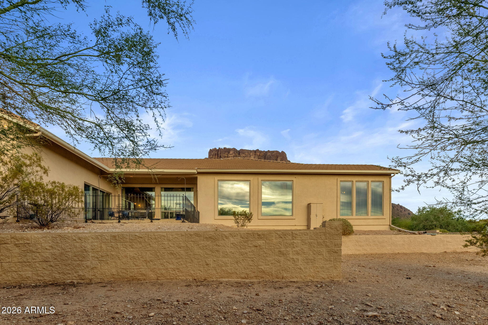 2564 N CHARLEBOIS Road