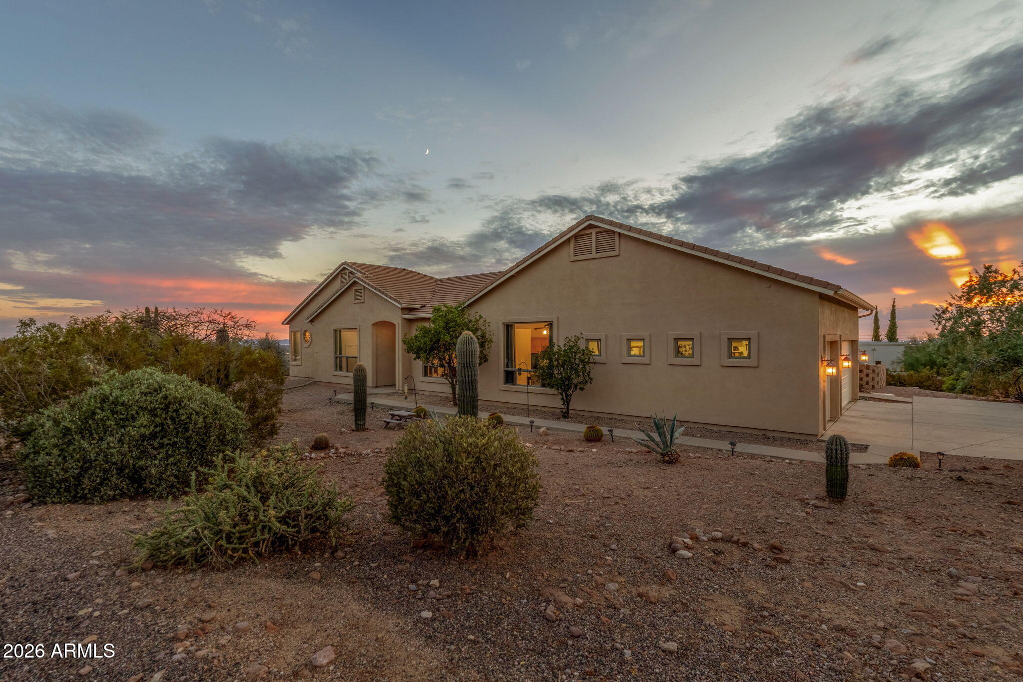 2564 N CHARLEBOIS Road