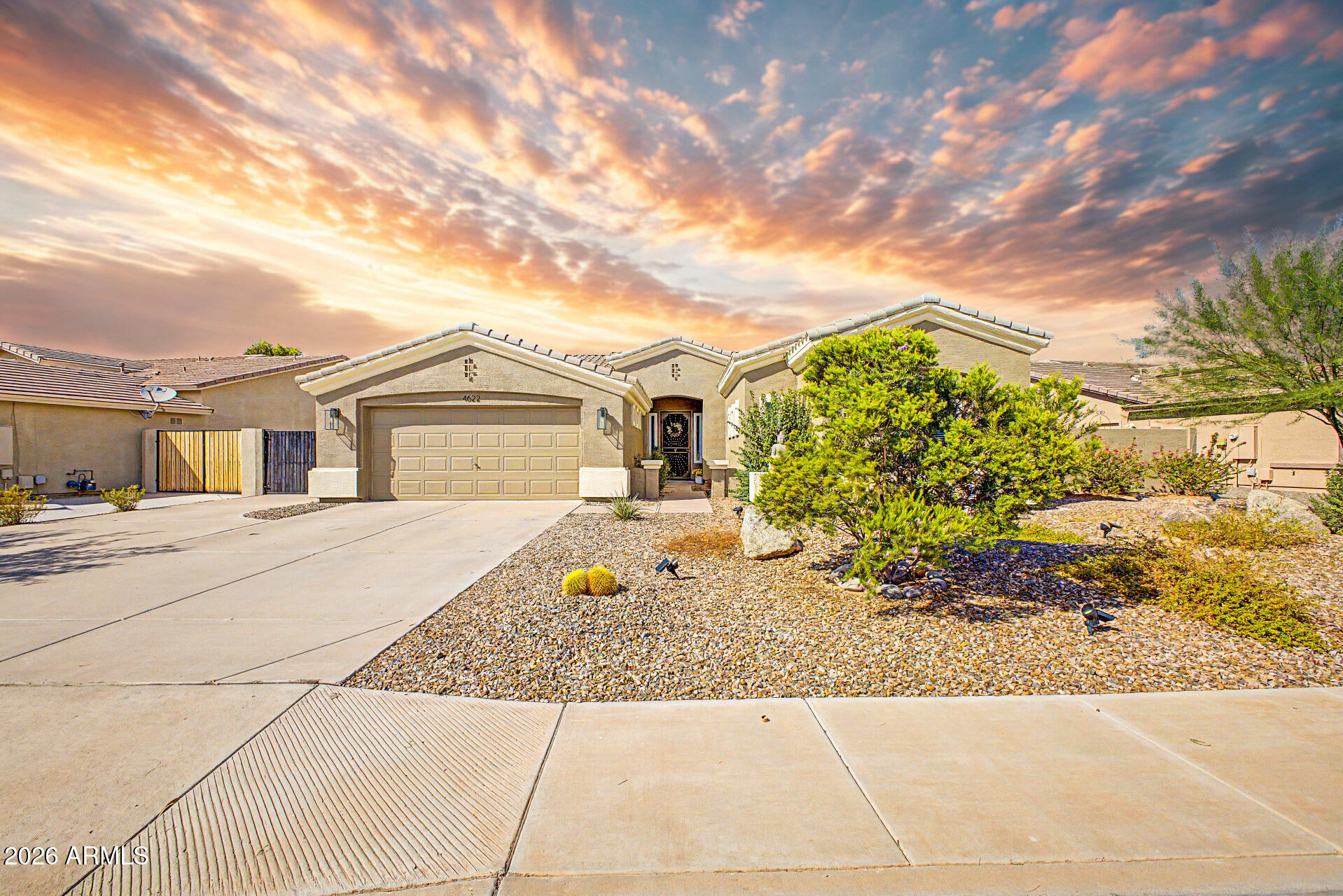 4622 E FIRESTONE Drive