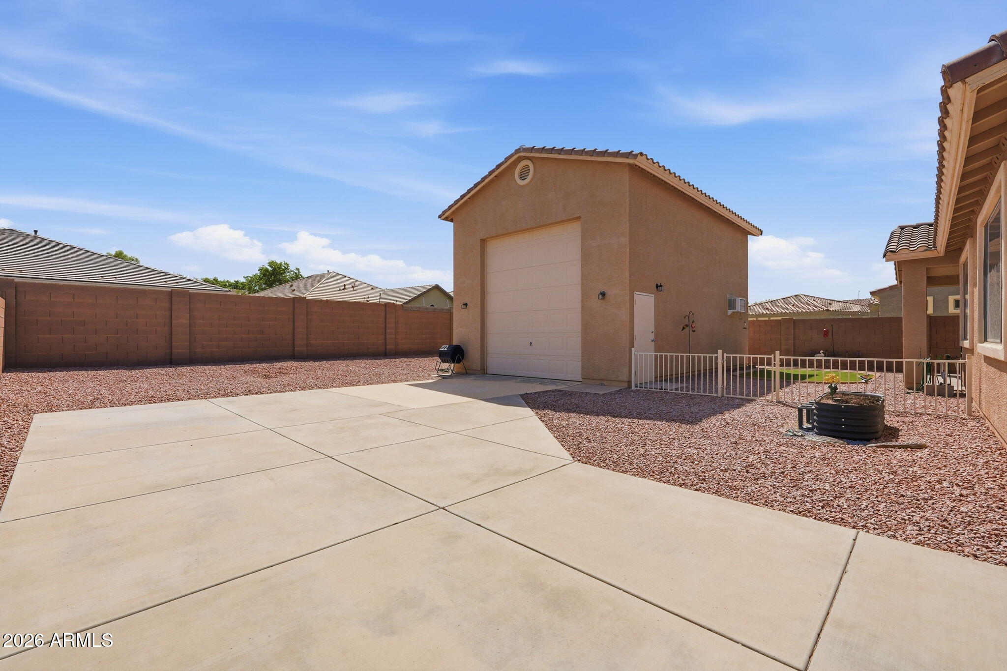 2225 W HARWELL Road