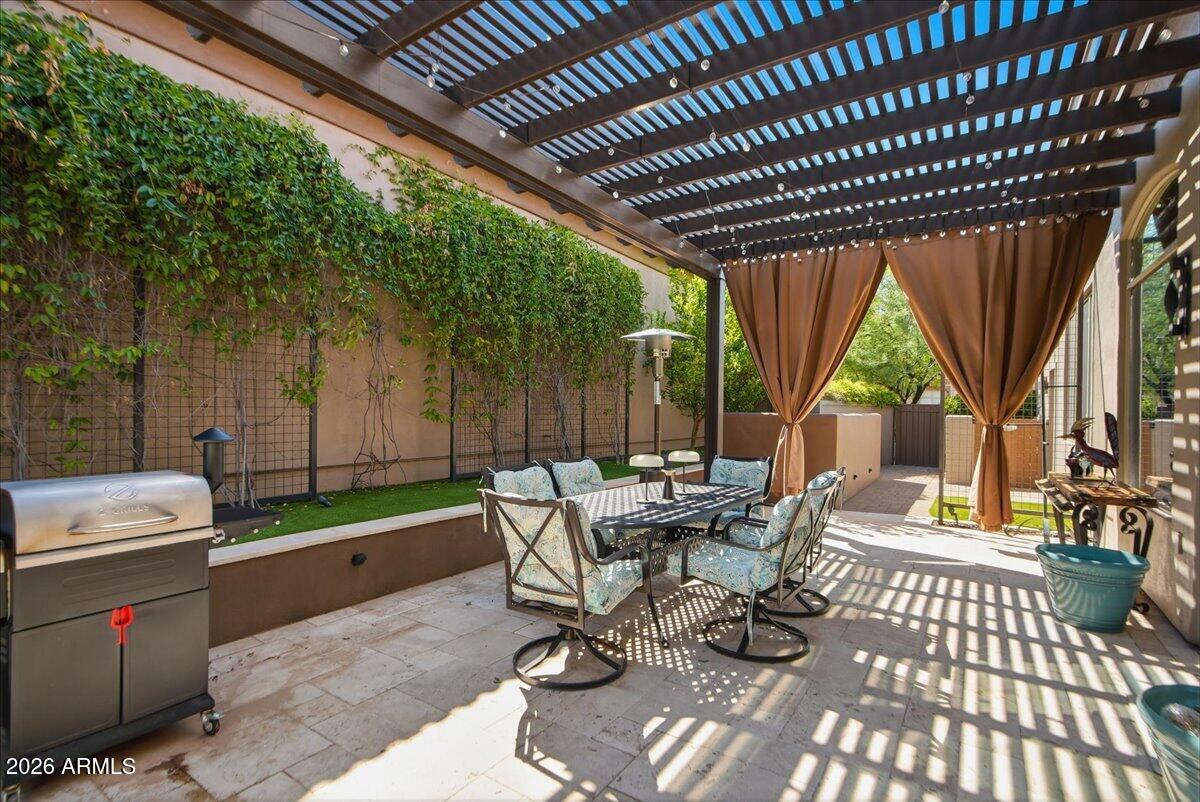 15601 E CACTUS Drive