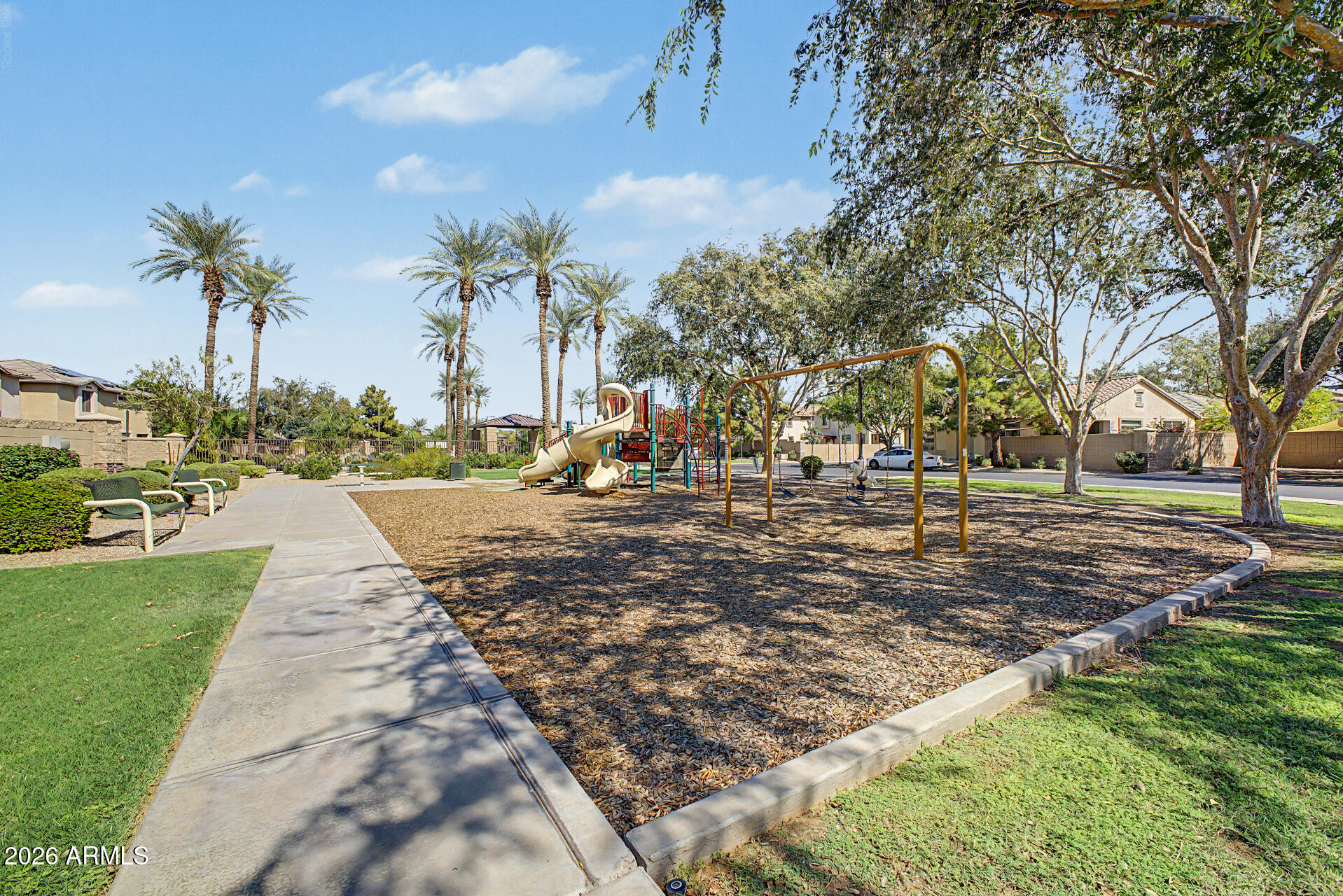 1270 E THOMPSON Way