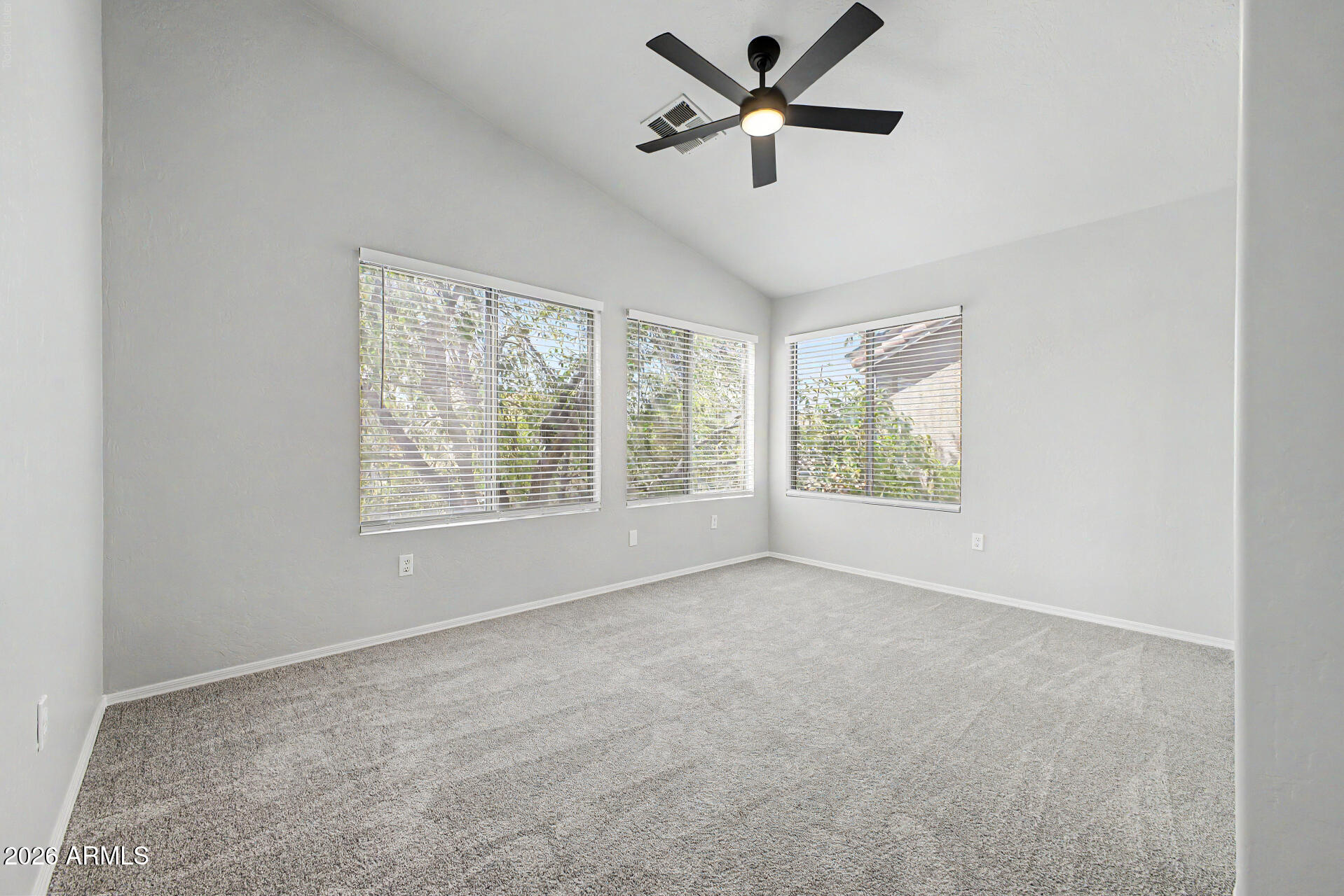 495 W DOUGLAS Avenue