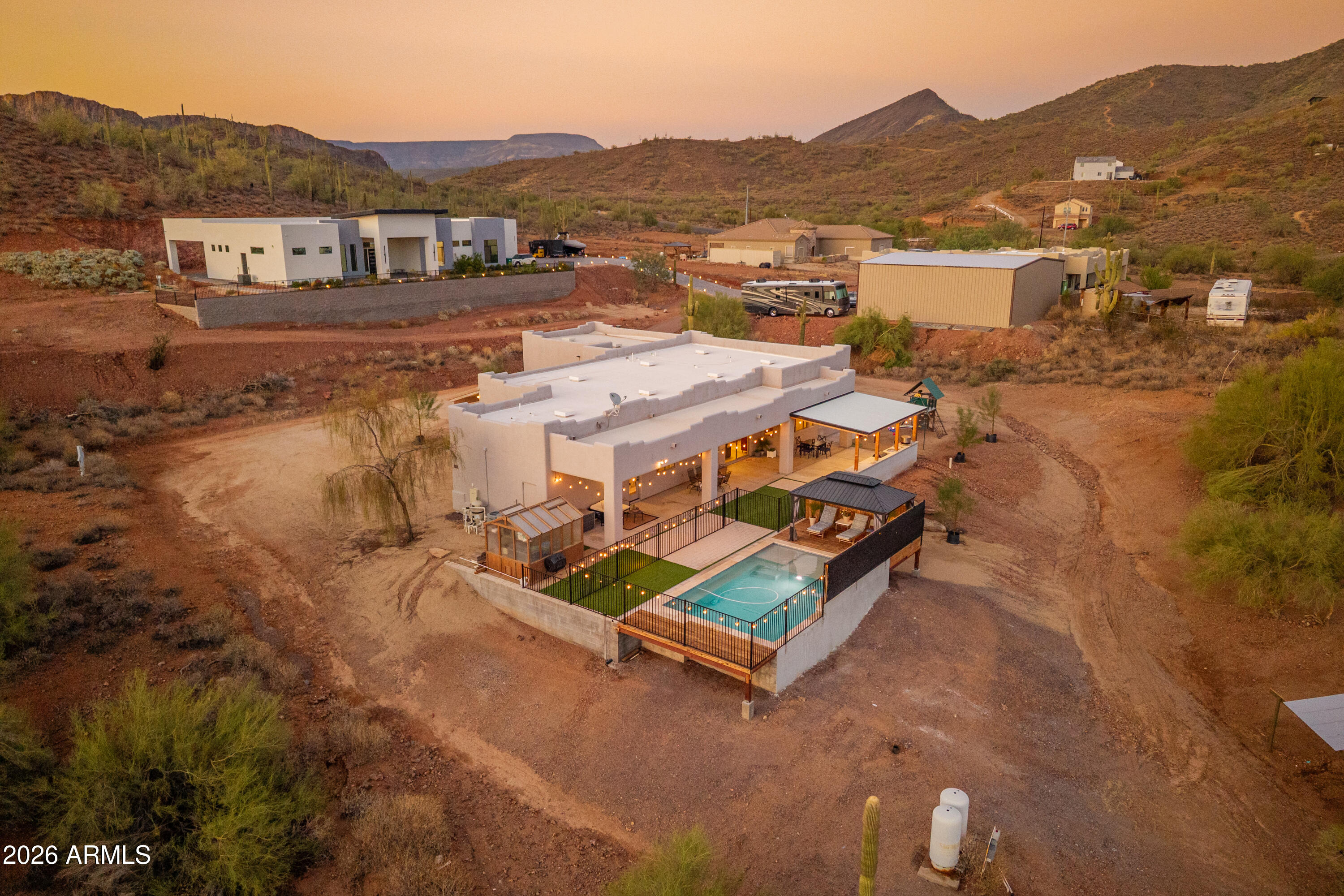 829 E STEINBECK Drive
