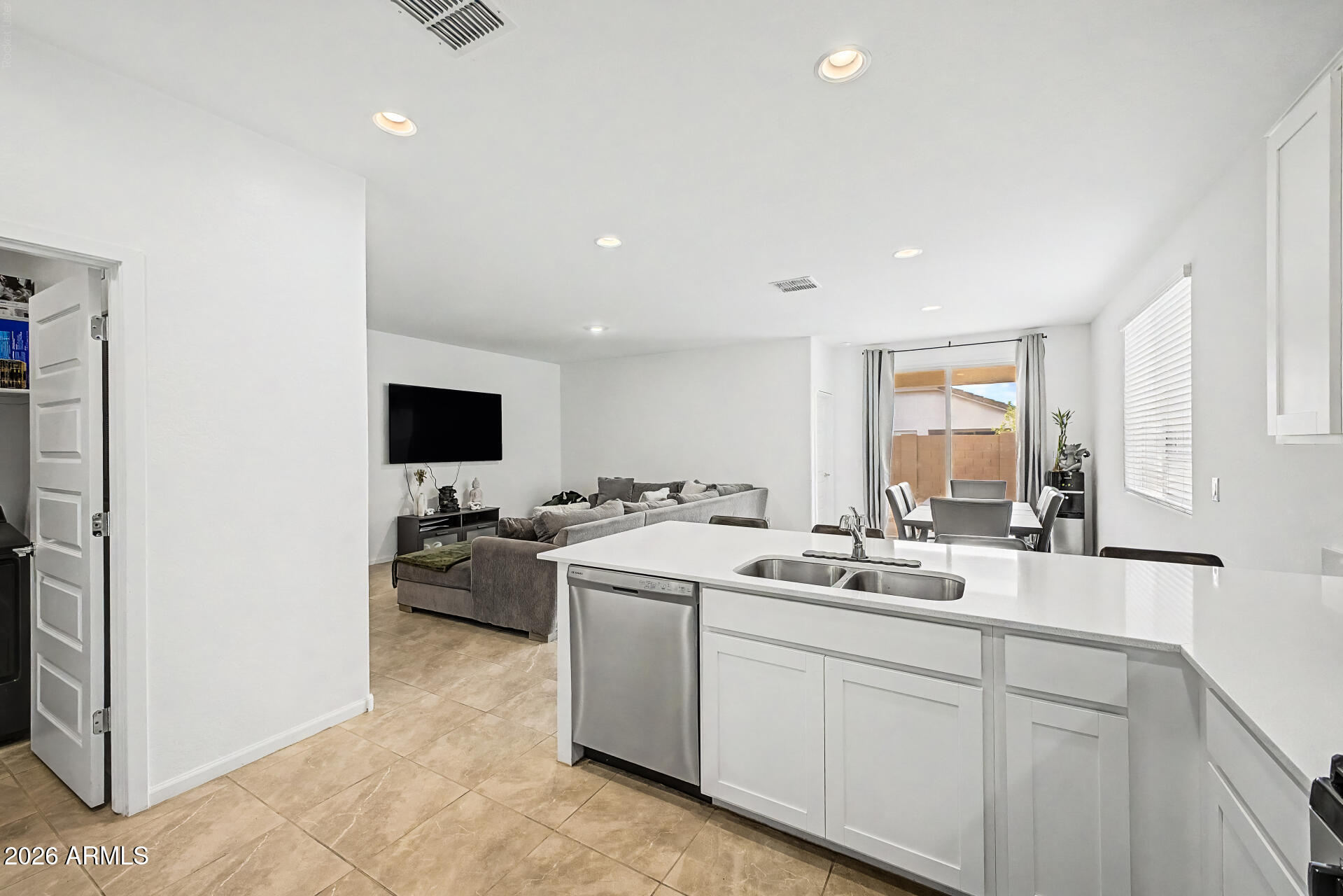 15587 W KENDALL Street