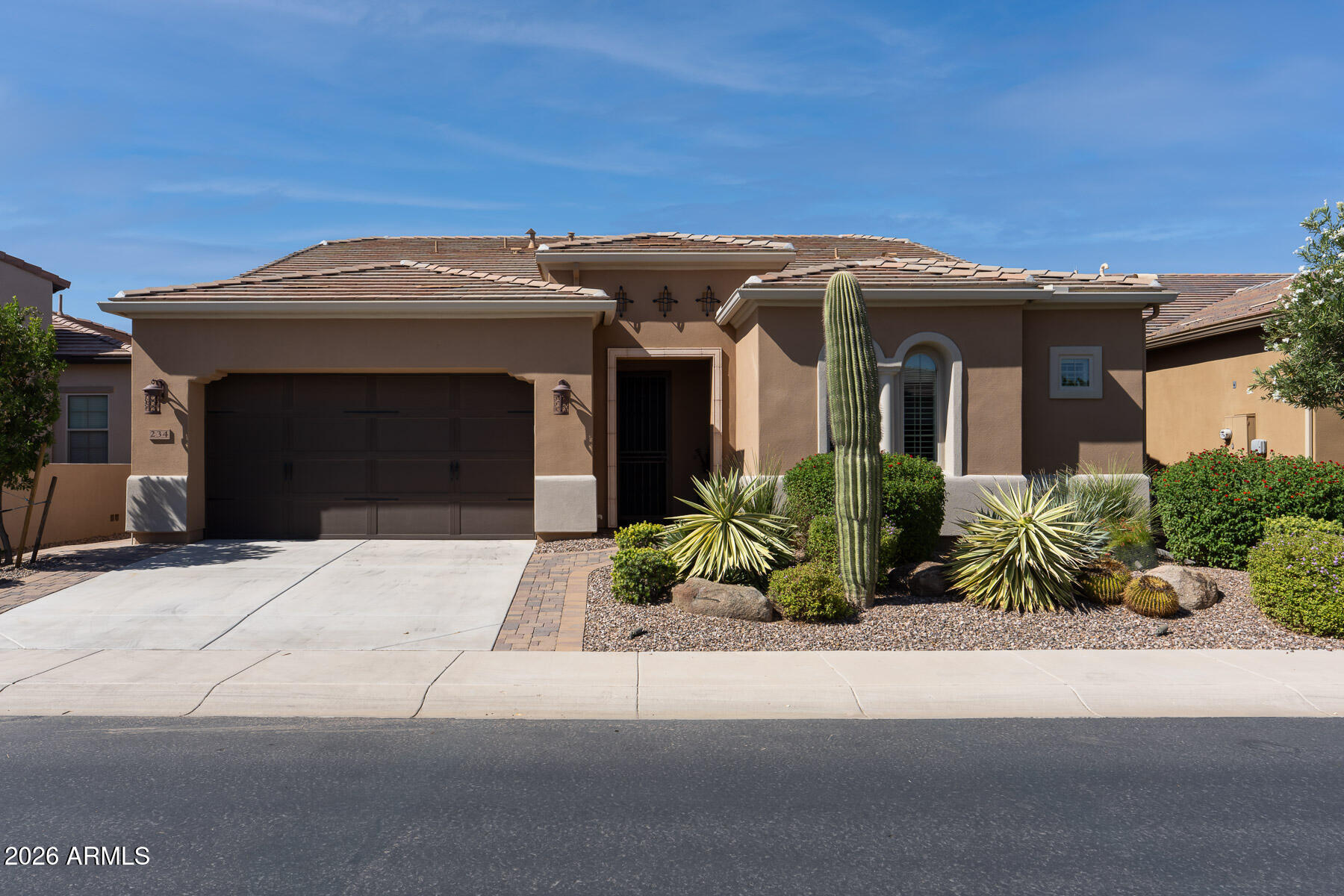 234 E LEMON Lane