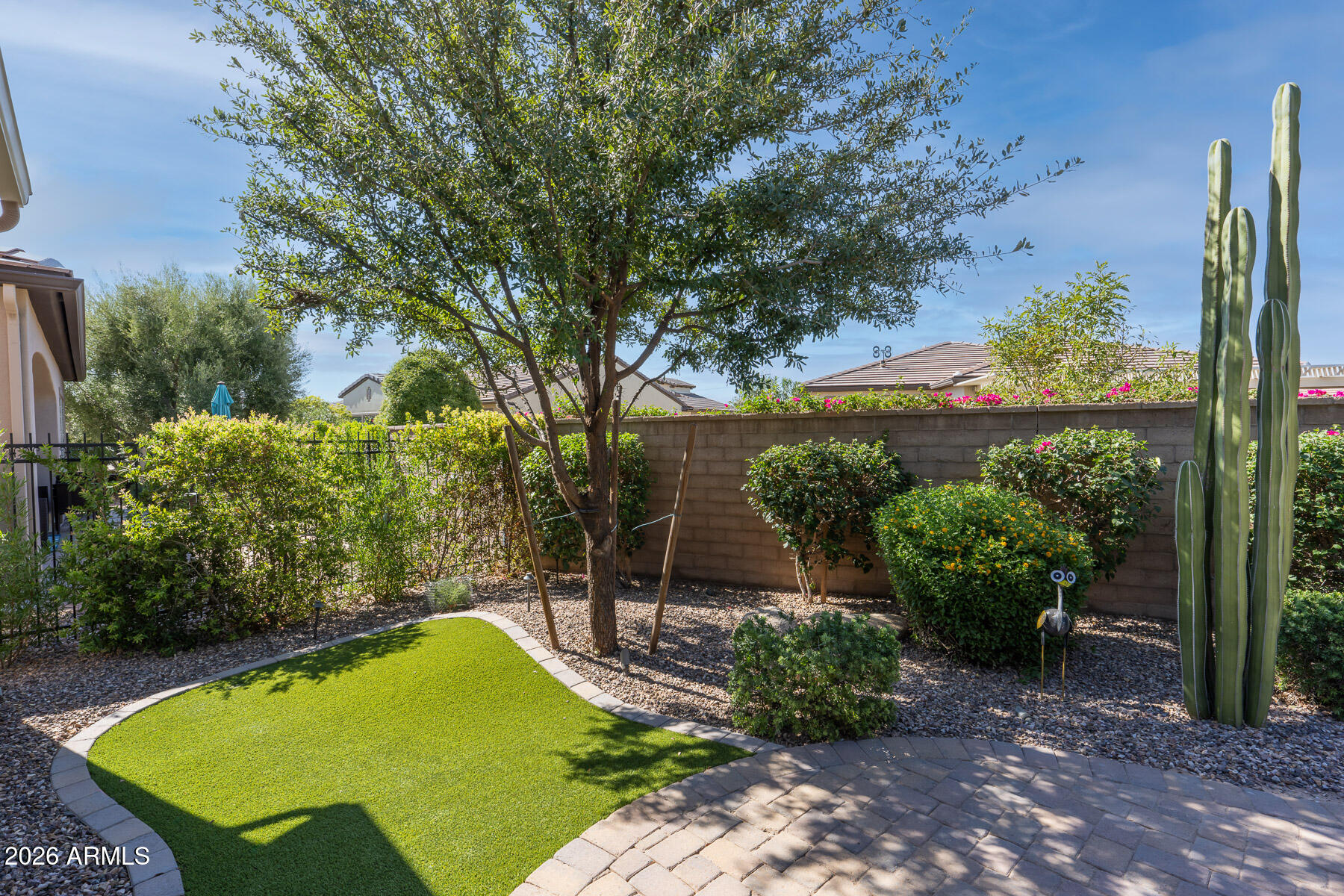 234 E LEMON Lane