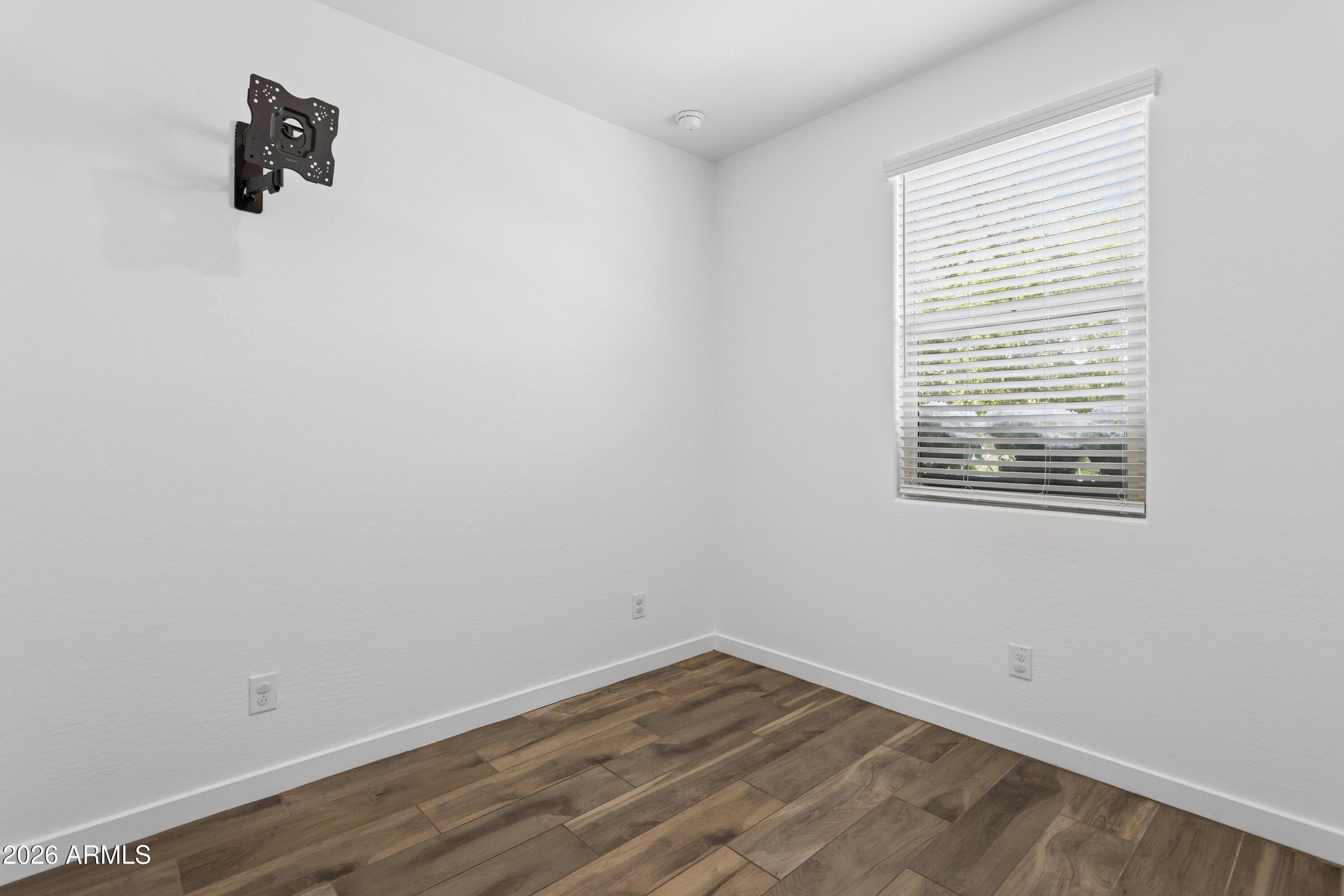 2531 W Hidalgo Avenue