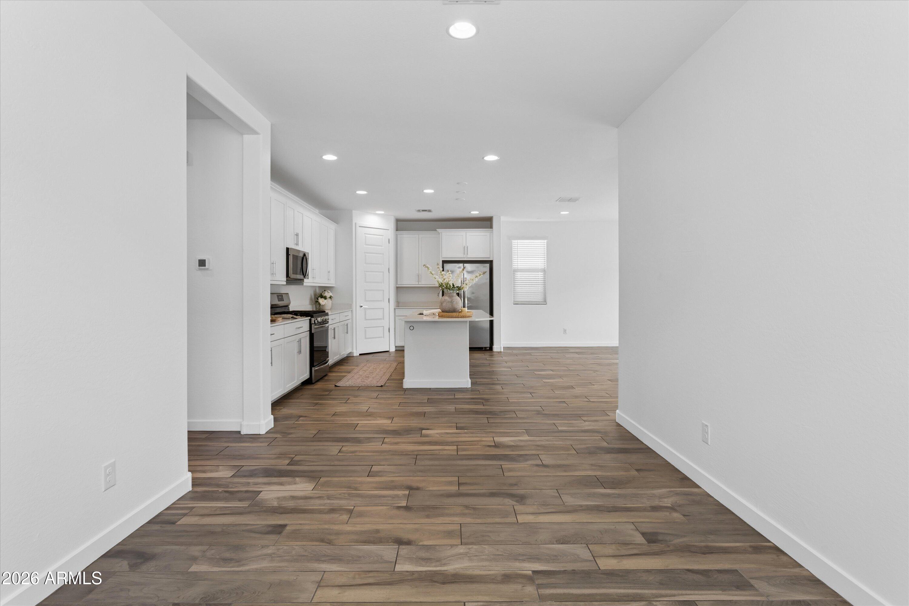 2531 W Hidalgo Avenue