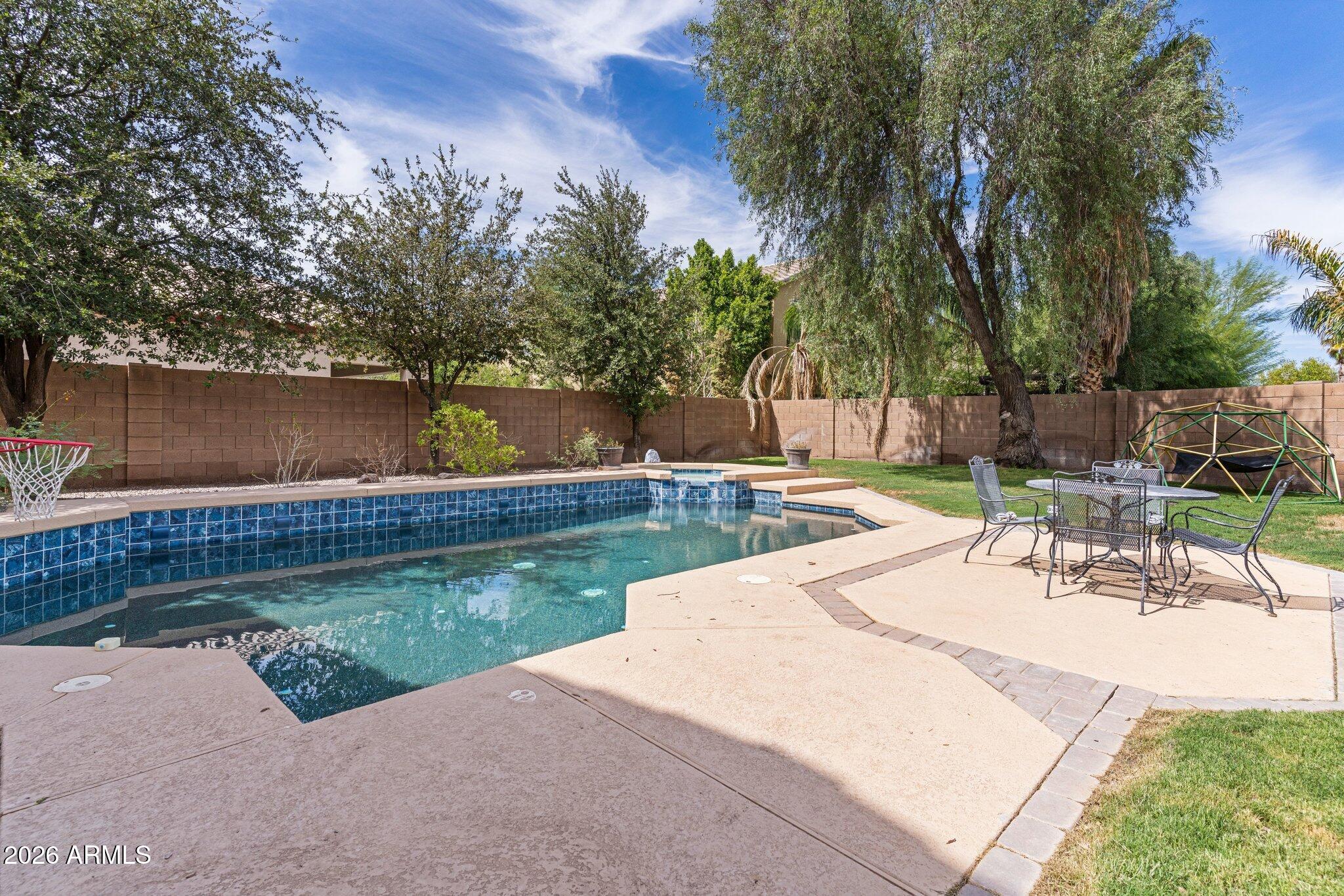 2894 E JANELLE Way